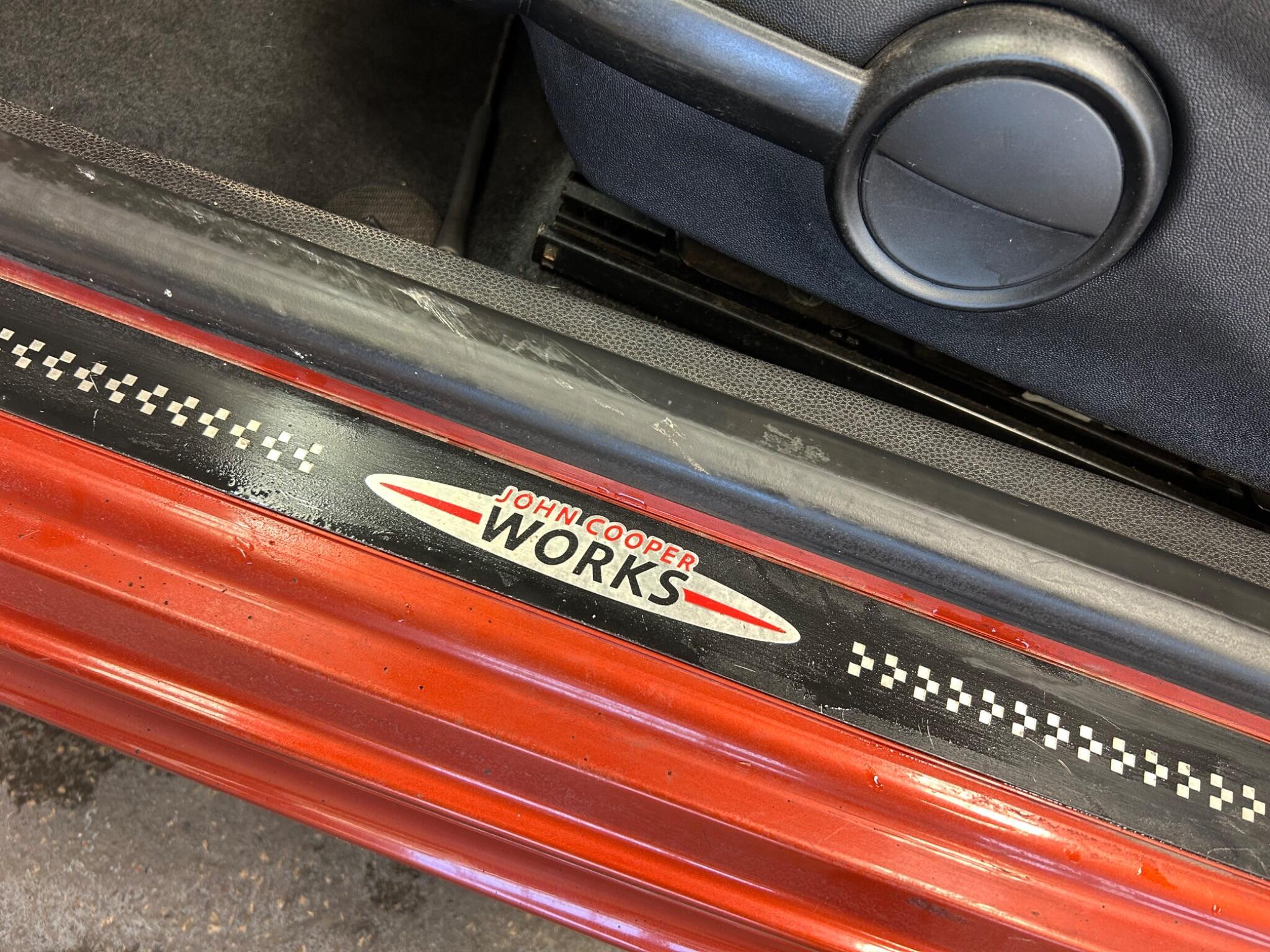 MINI Convertible - Image 18