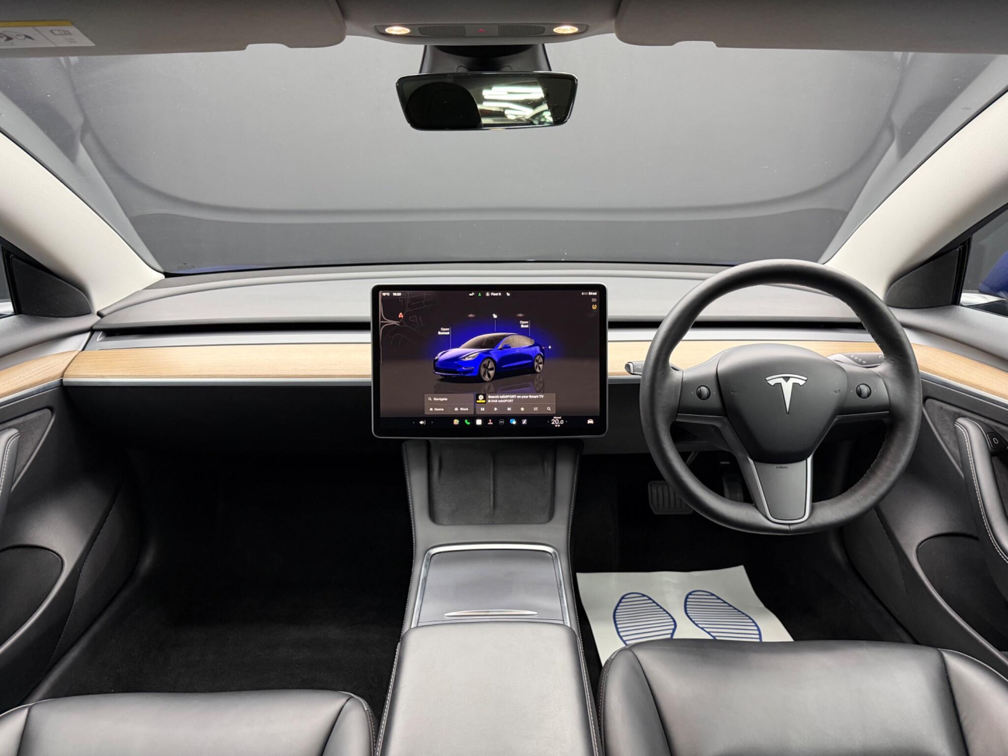 Tesla Model 3 - Image 10