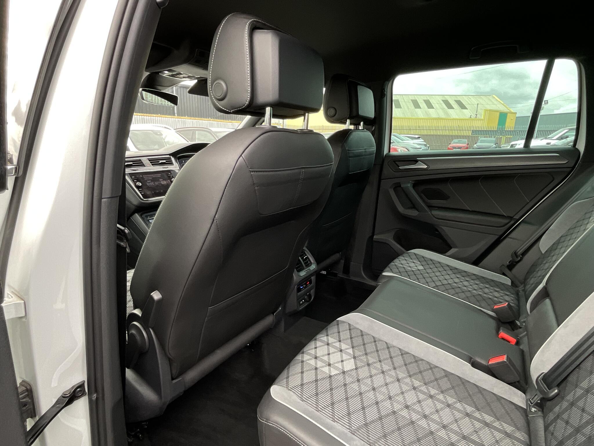 Volkswagen Tiguan - Image 11