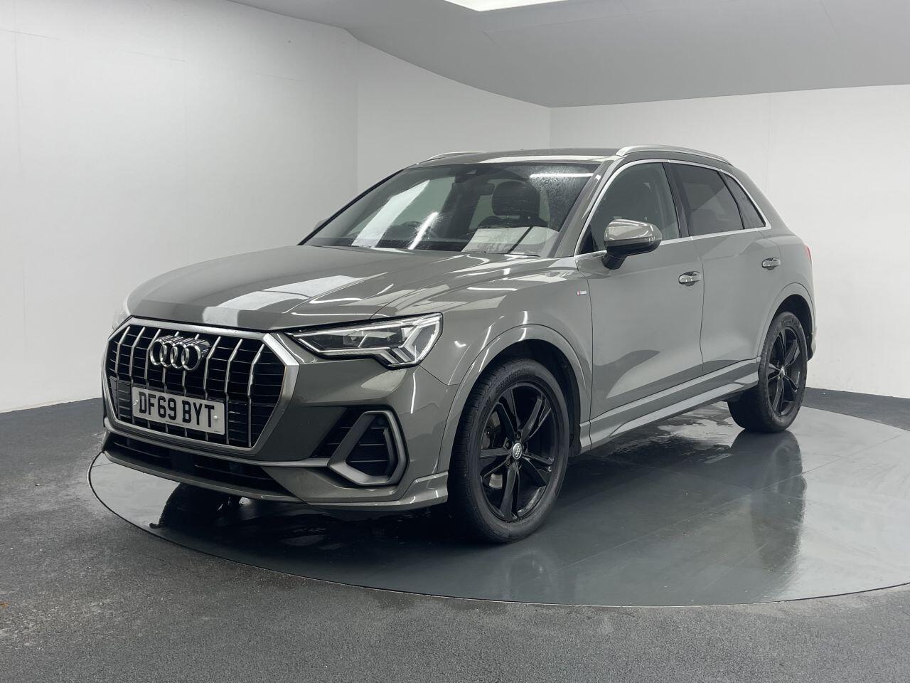 Audi Q3 - Image 6