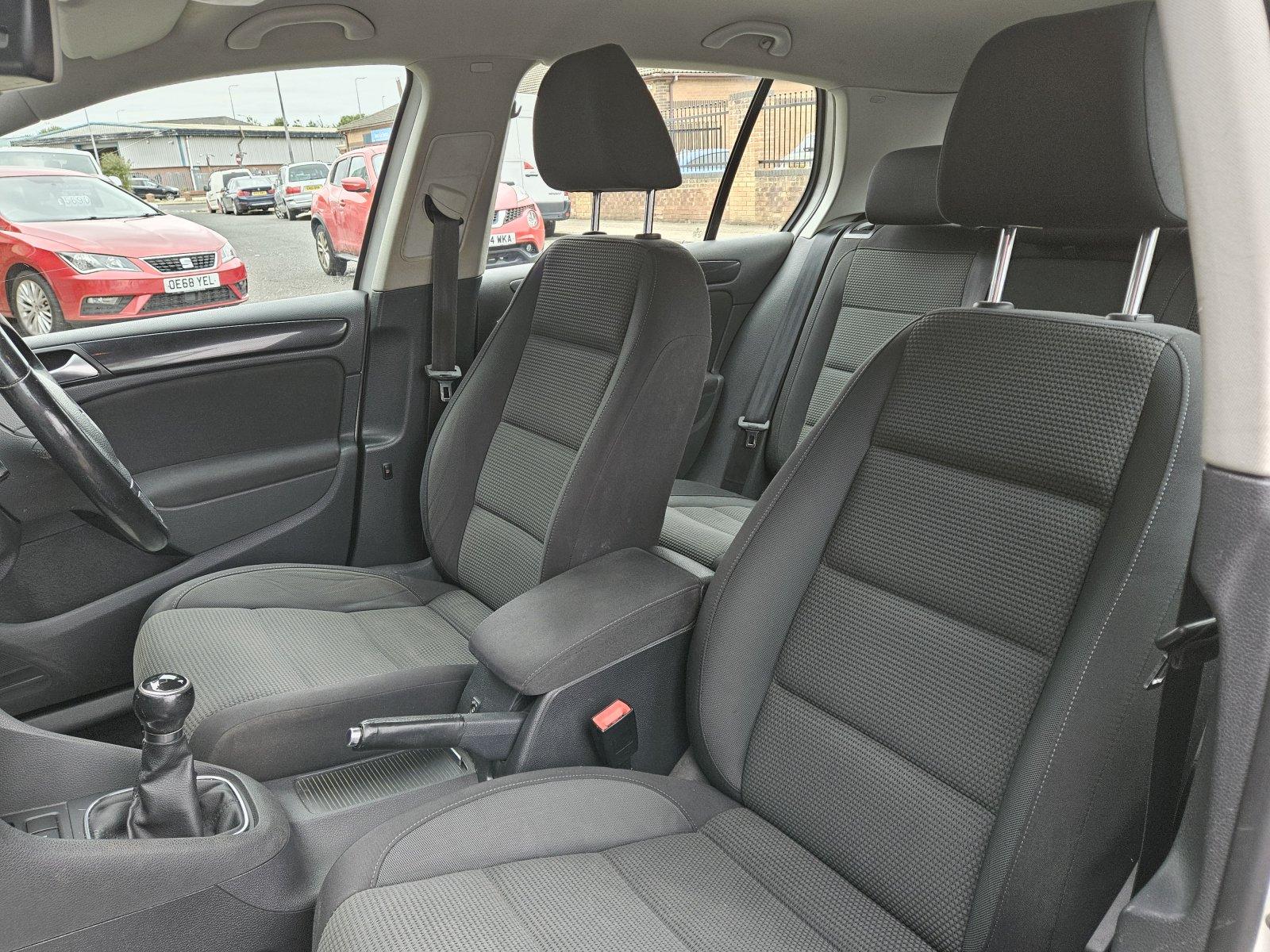 Volkswagen Golf - Image 17