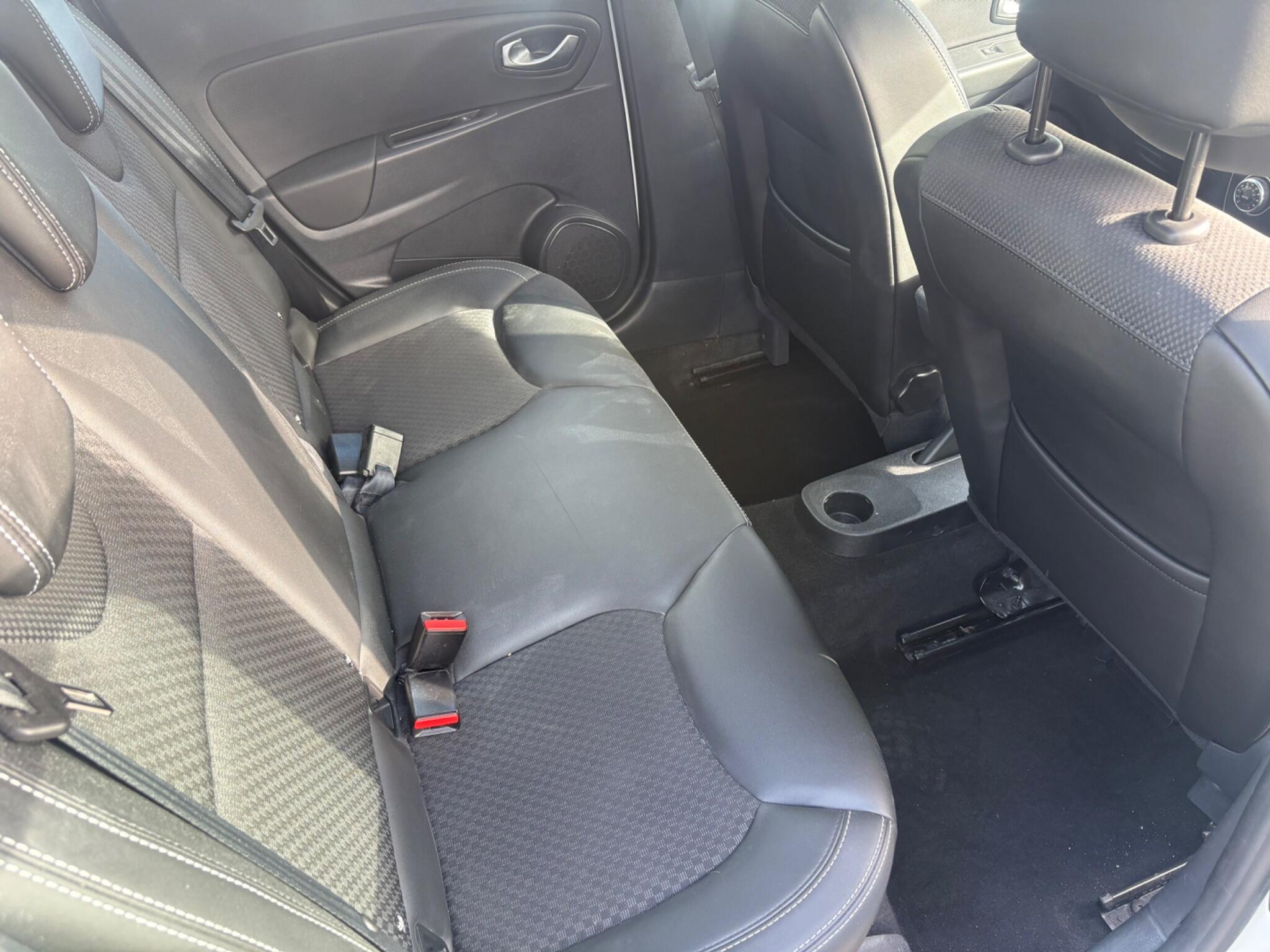 Renault Clio - Image 22