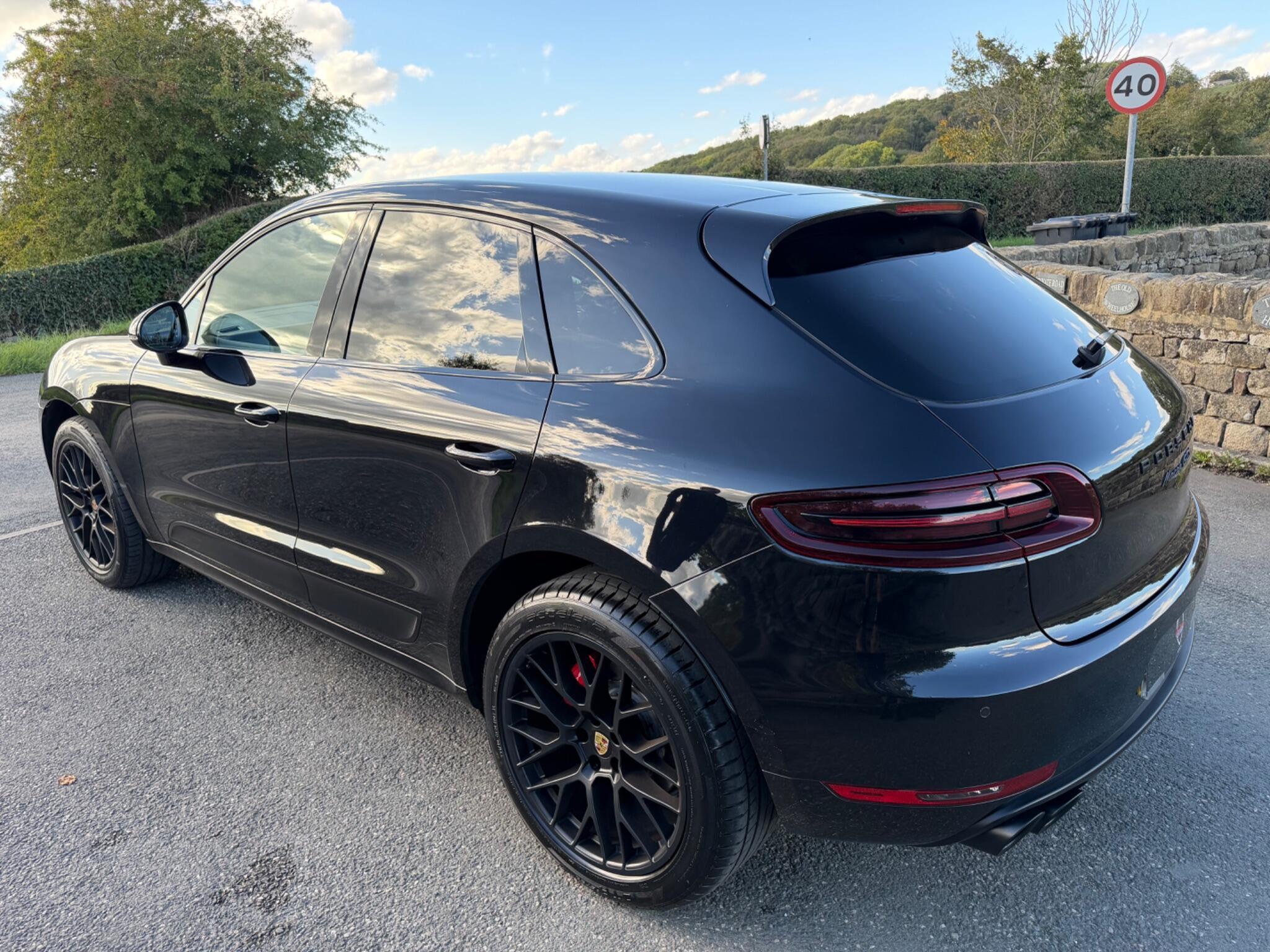 Porsche Macan - Image 14