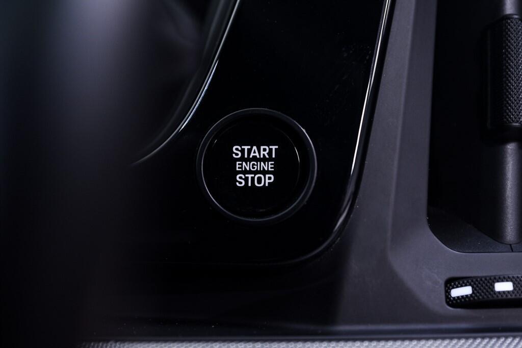 Porsche Cayenne - Image 35