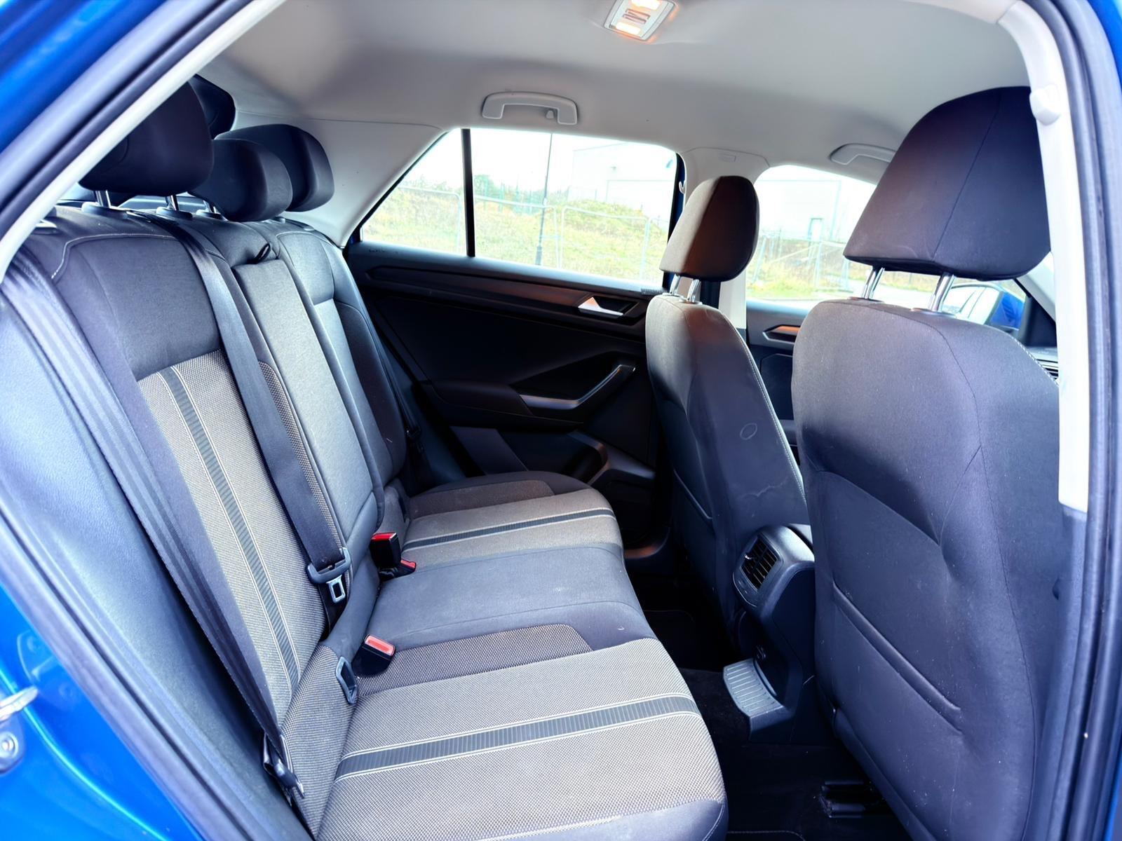 Volkswagen T-Roc - Image 30