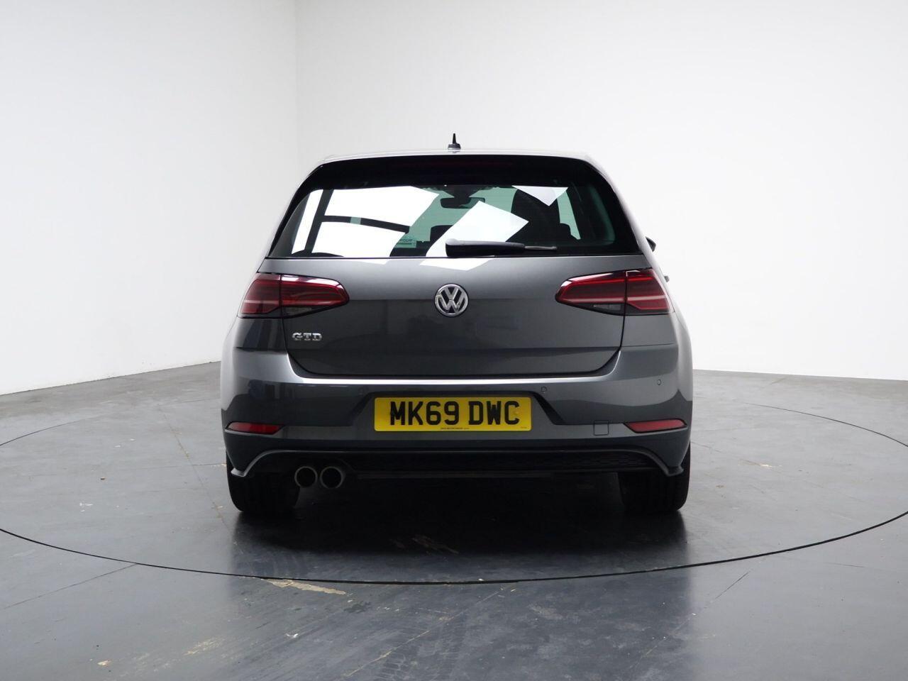 Volkswagen Golf - Image 9