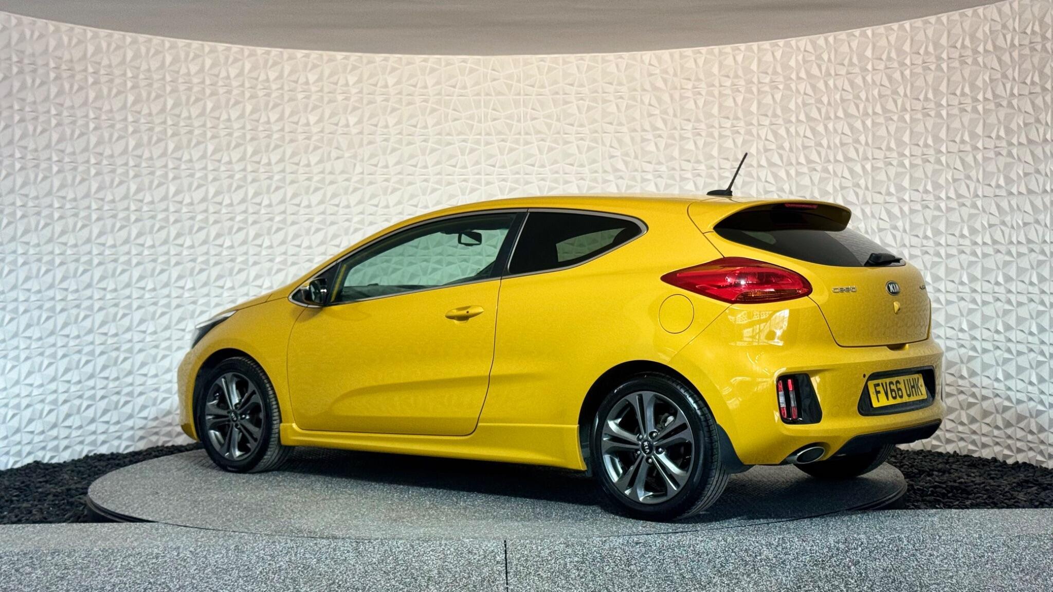 Kia ProCeed - Image 9