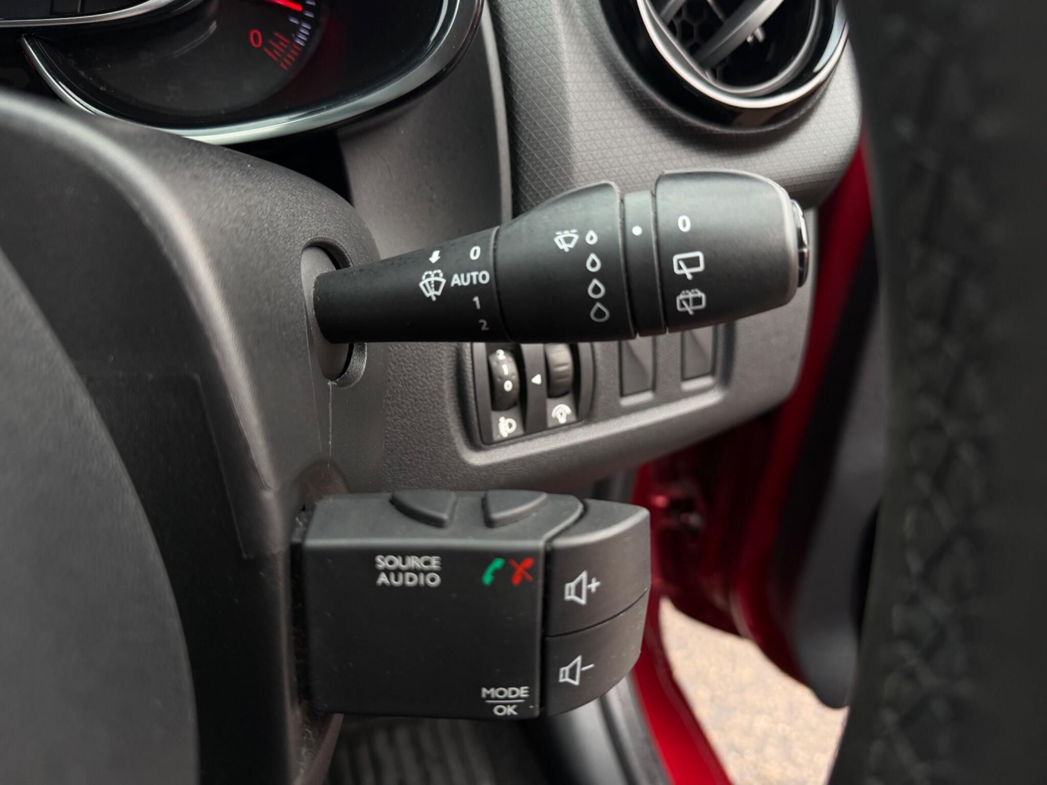 Renault Clio - Image 15