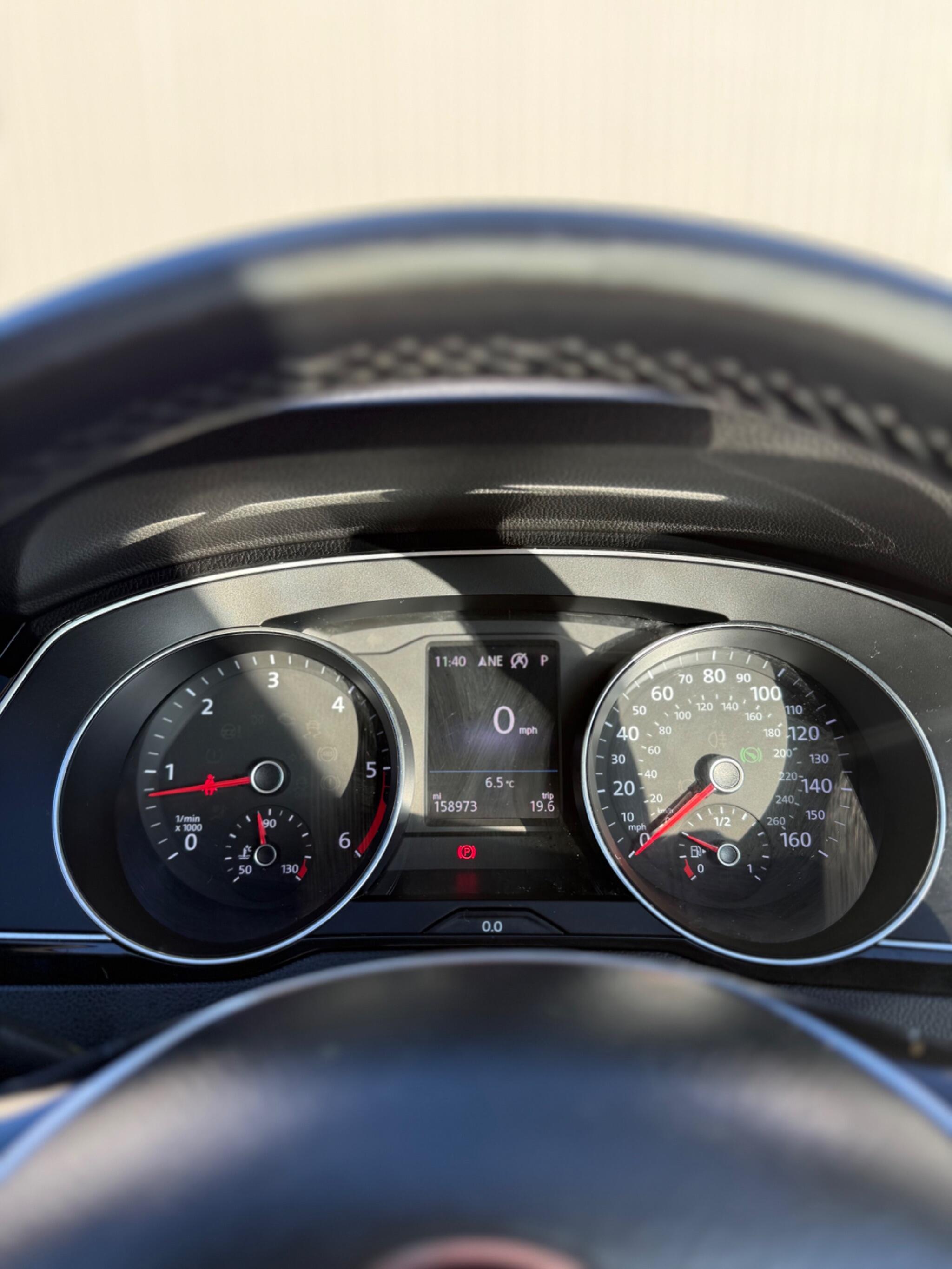 Volkswagen Passat - Image 42