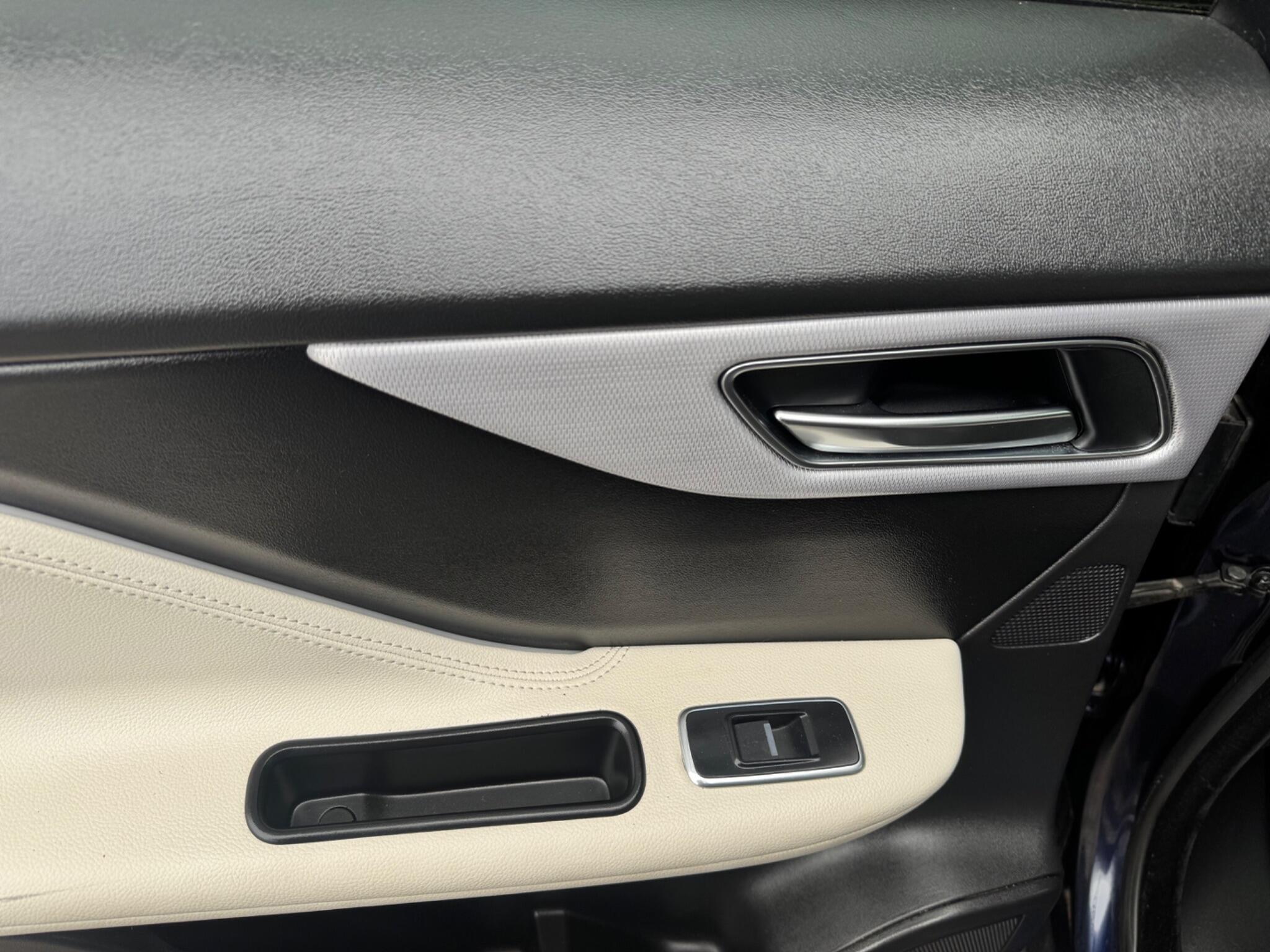 Jaguar F-Pace - Image 31