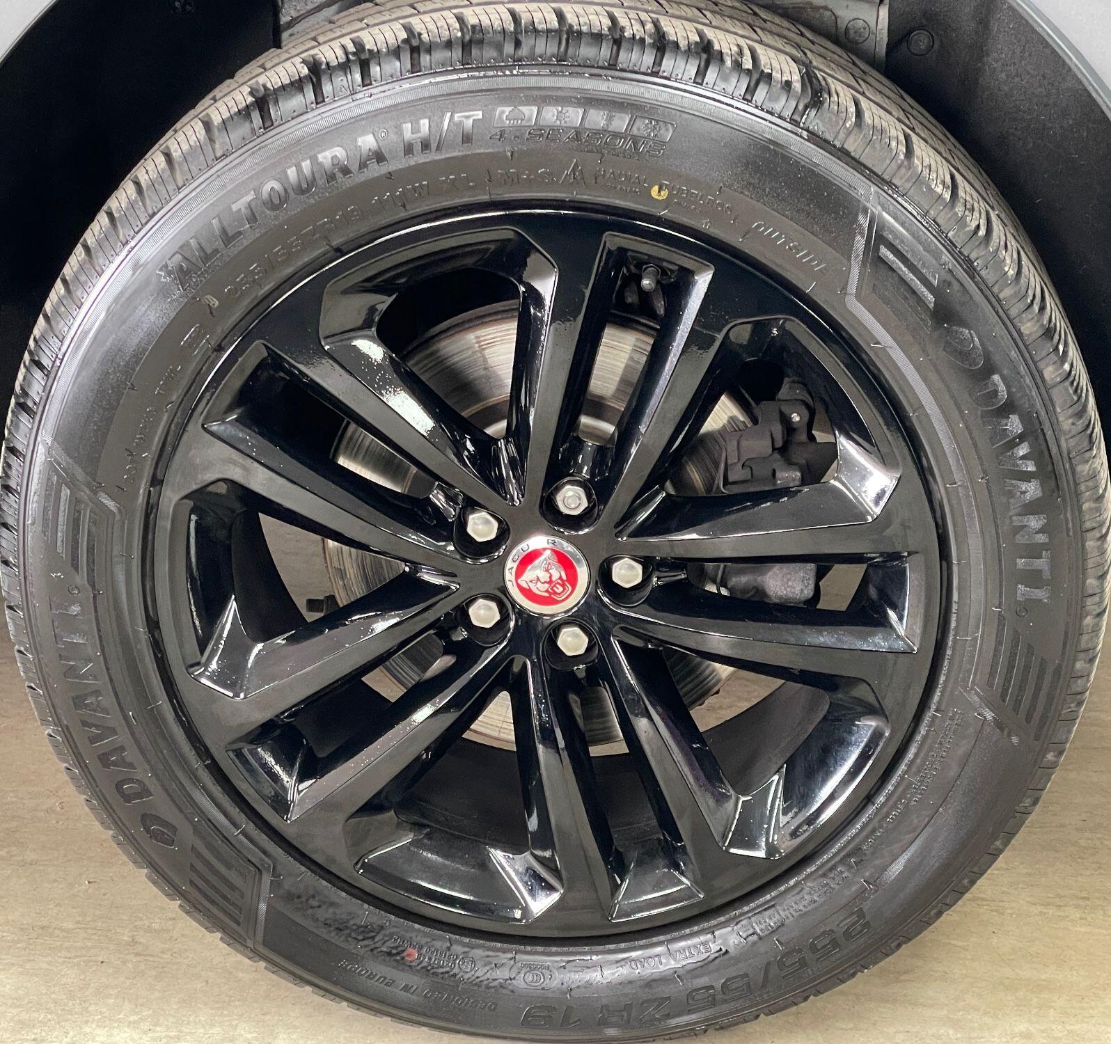 Jaguar F-Pace - Image 14