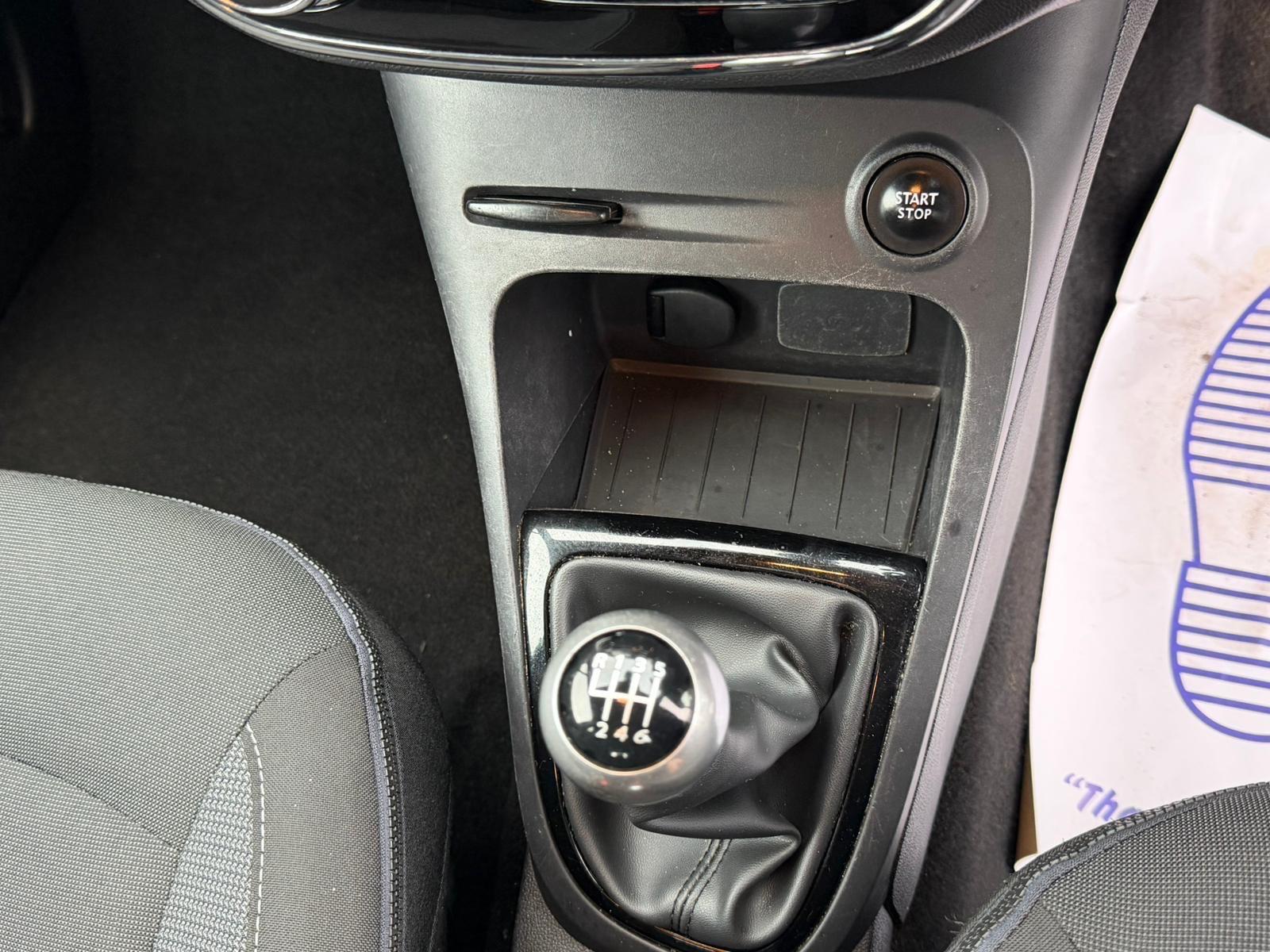 Renault Captur - Image 18