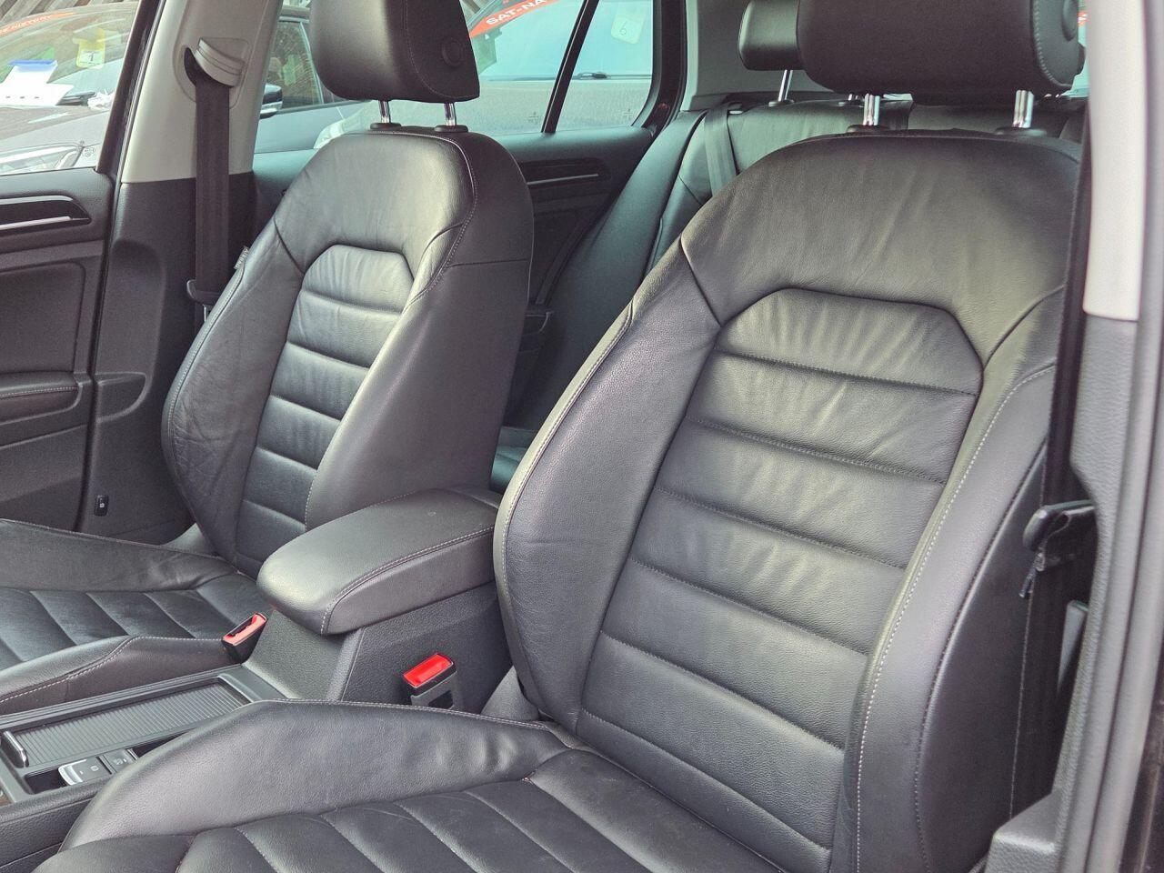 Volkswagen Golf - Image 24