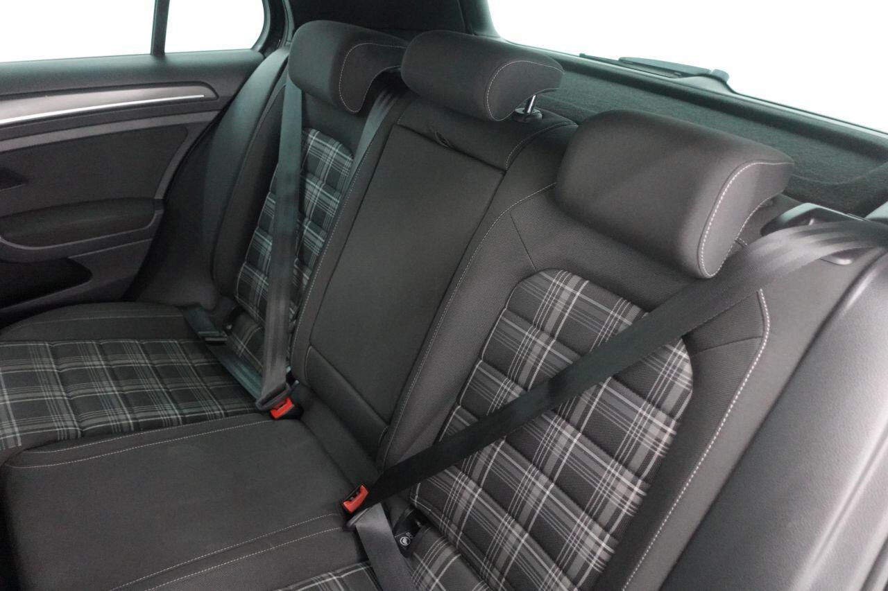 Volkswagen Golf - Image 17