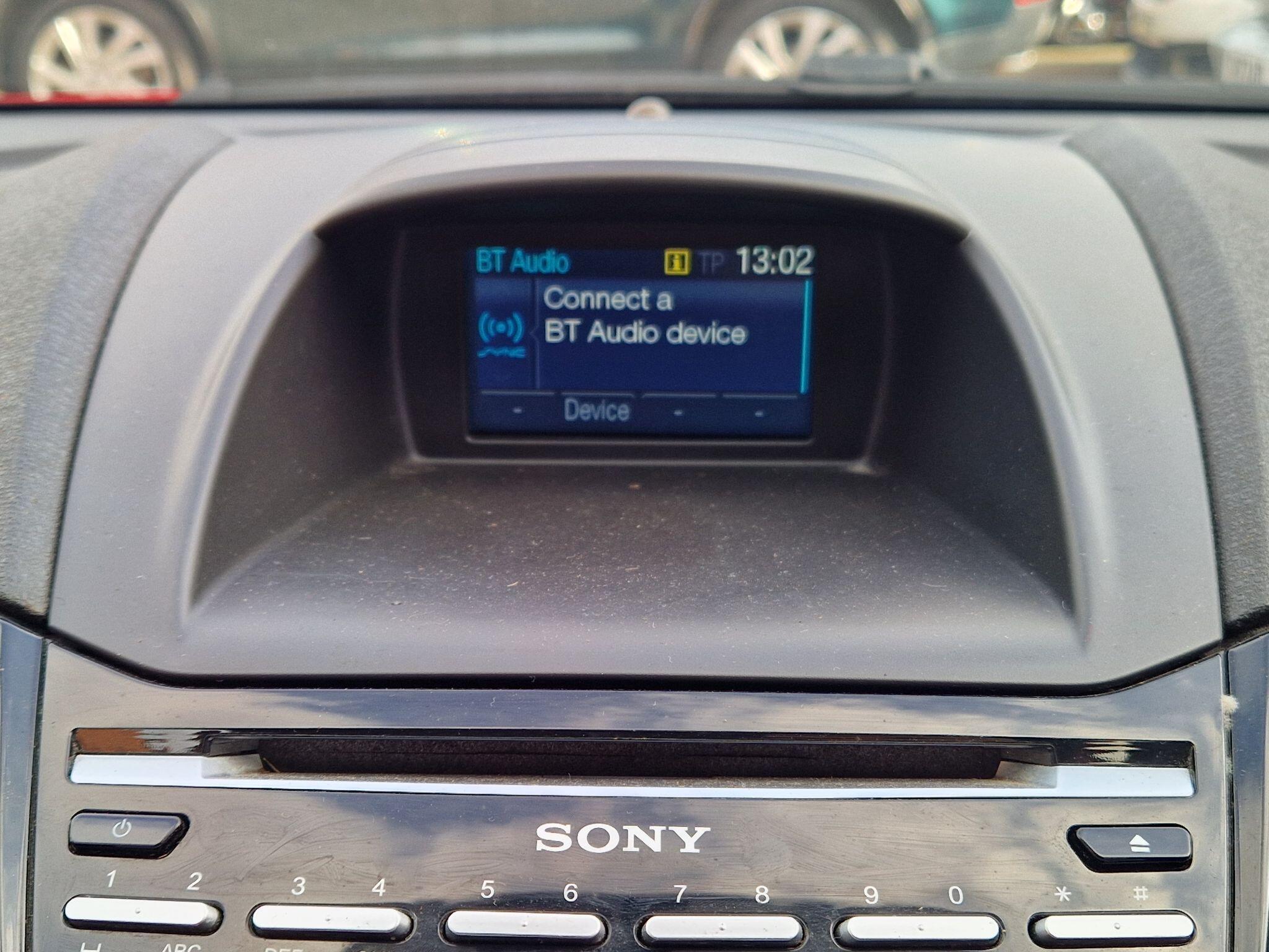 Ford Fiesta - Image 25