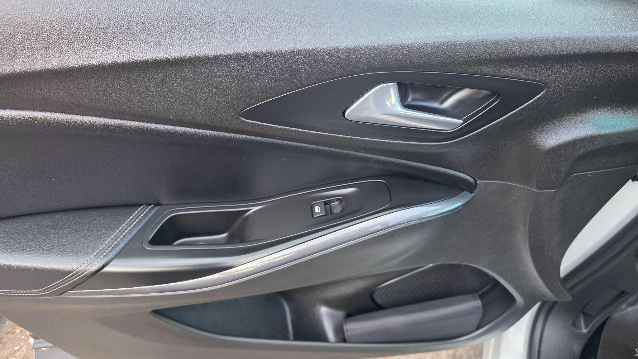 Vauxhall Grandland X - Image 42