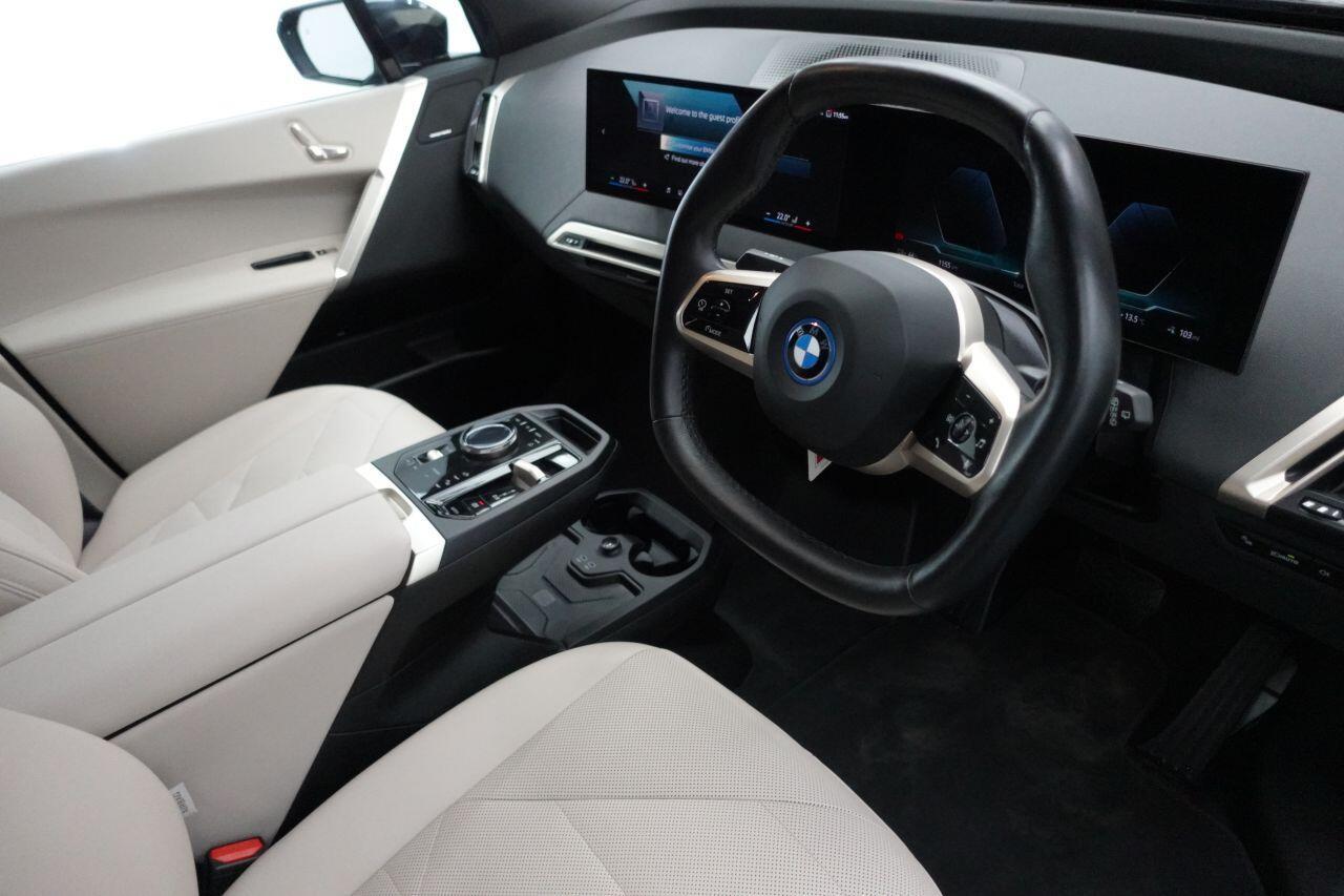 BMW IX - Image 17