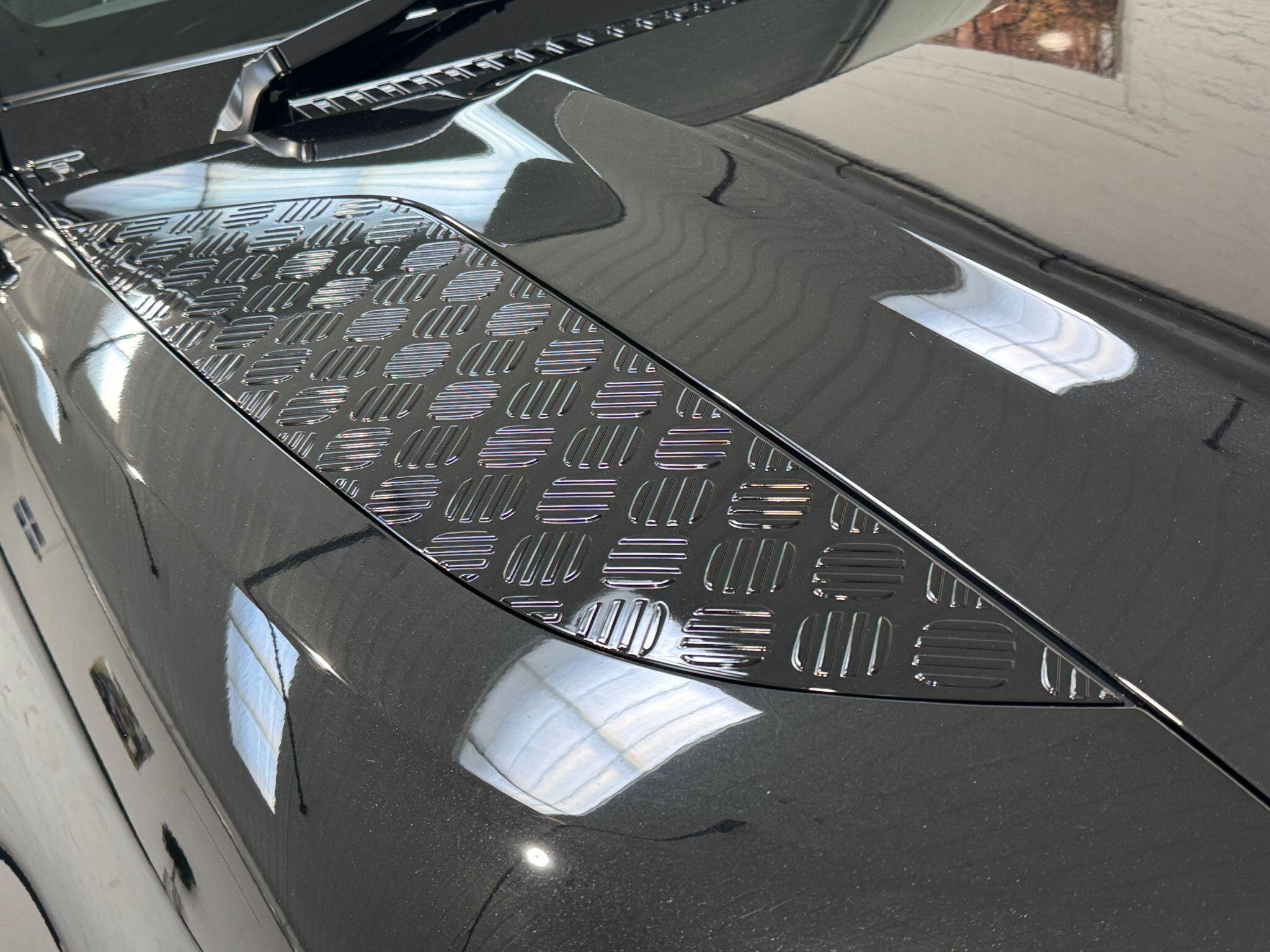 Land Rover Defender 110 - Image 76