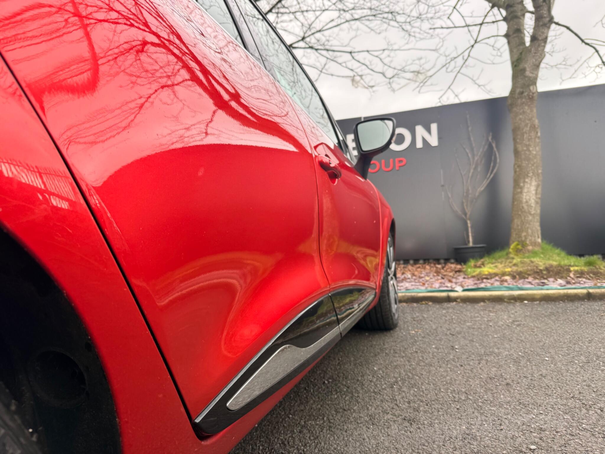 Renault Clio - Image 30