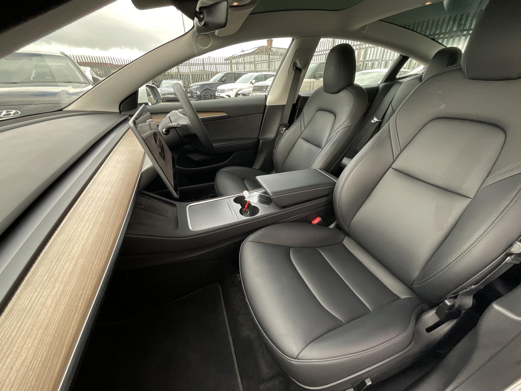 Tesla Model 3 - Image 17