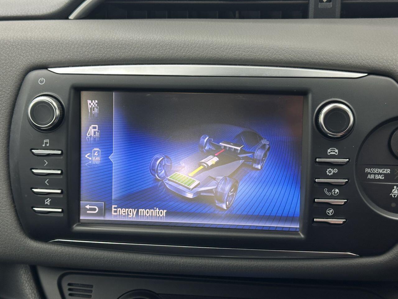 Toyota Yaris - Image 30