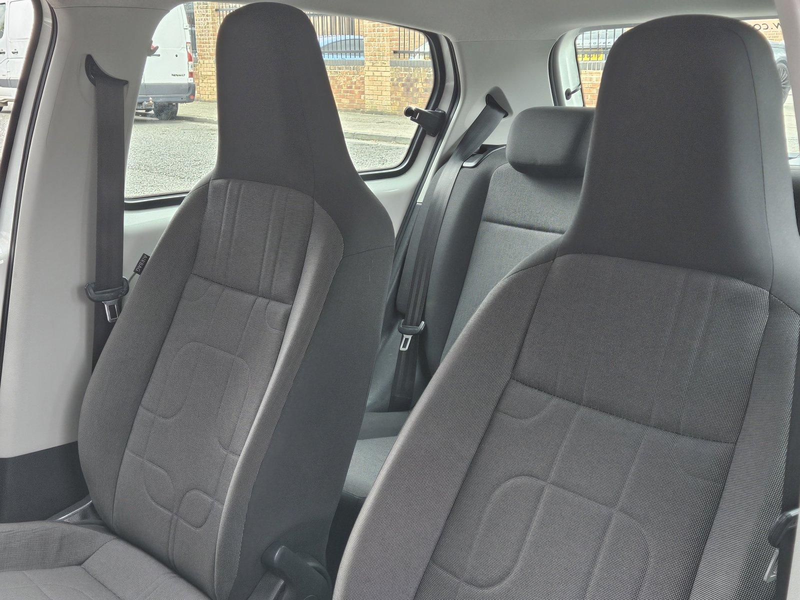 Volkswagen up! - Image 18