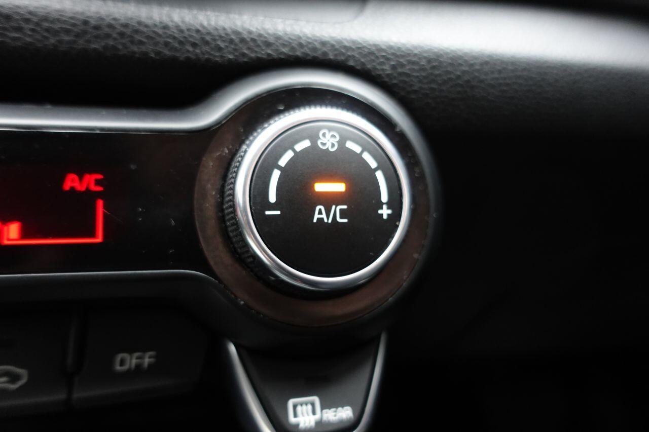 Kia Stonic - Image 34