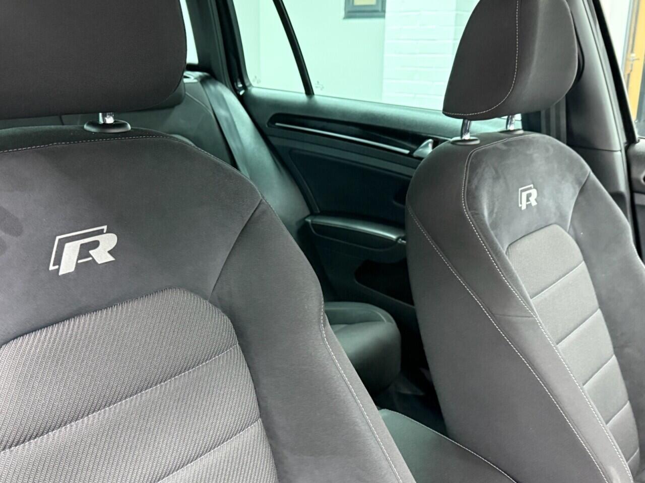 Volkswagen Golf - Image 16