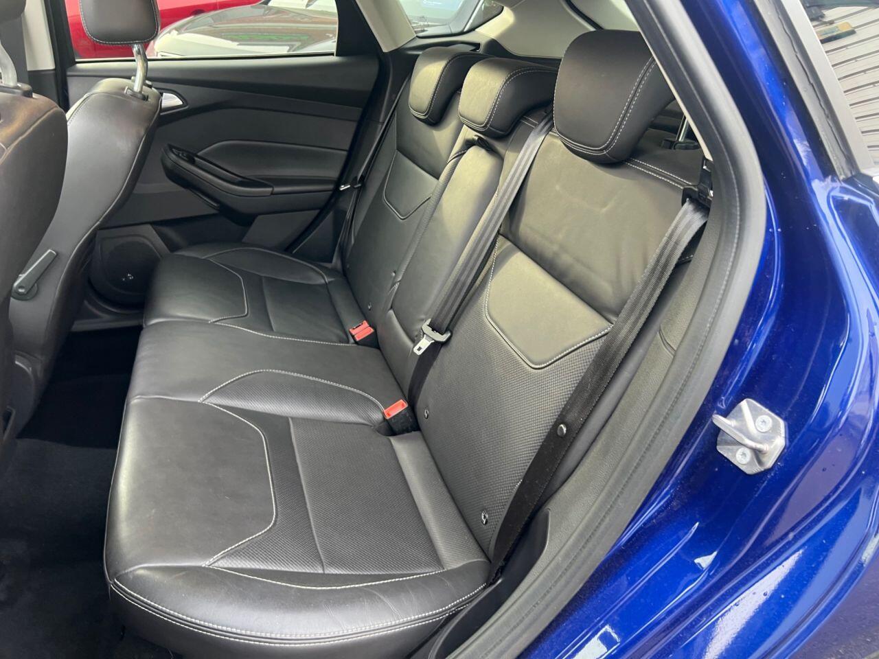 Ford Focus - Image 30