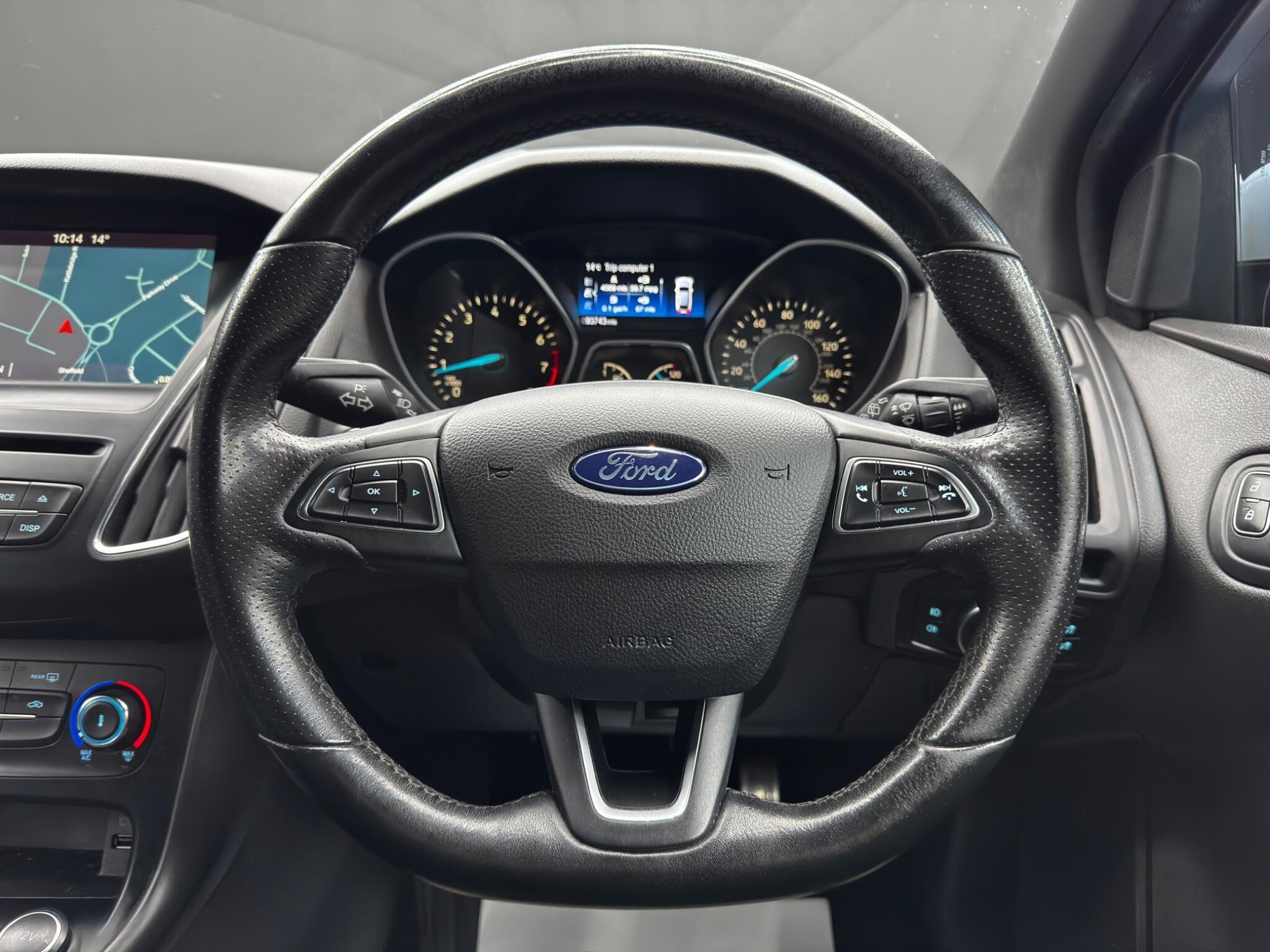 Ford Focus - Image 18