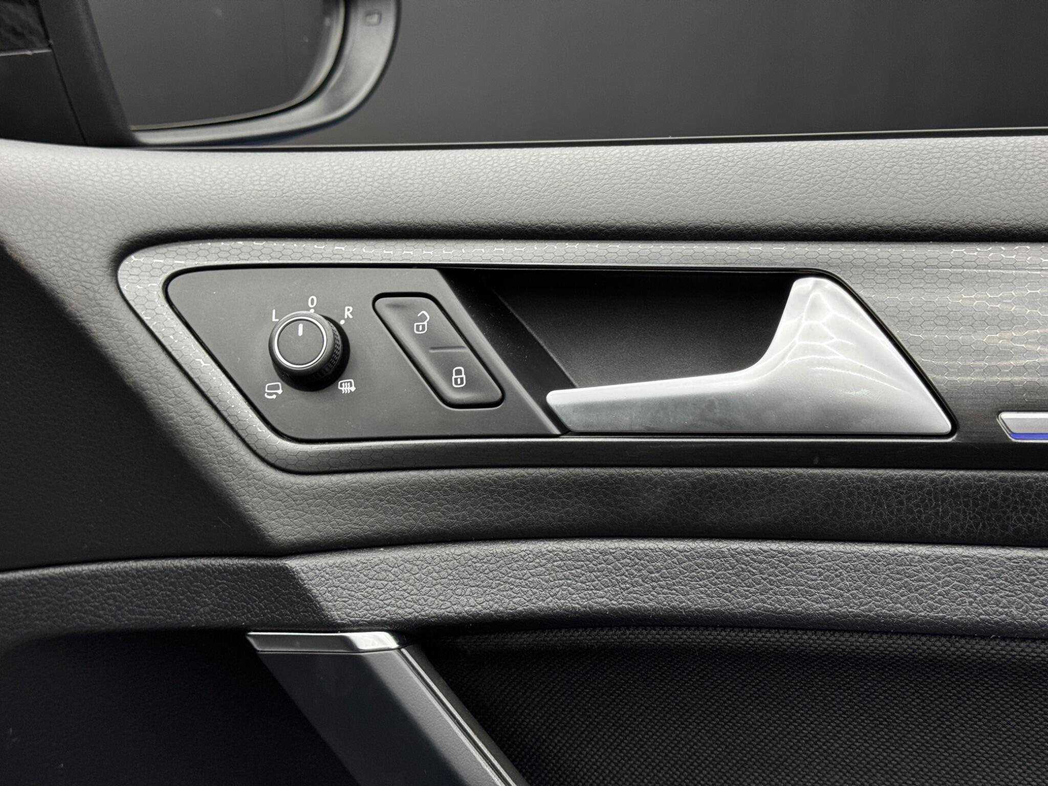 Volkswagen Golf - Image 40