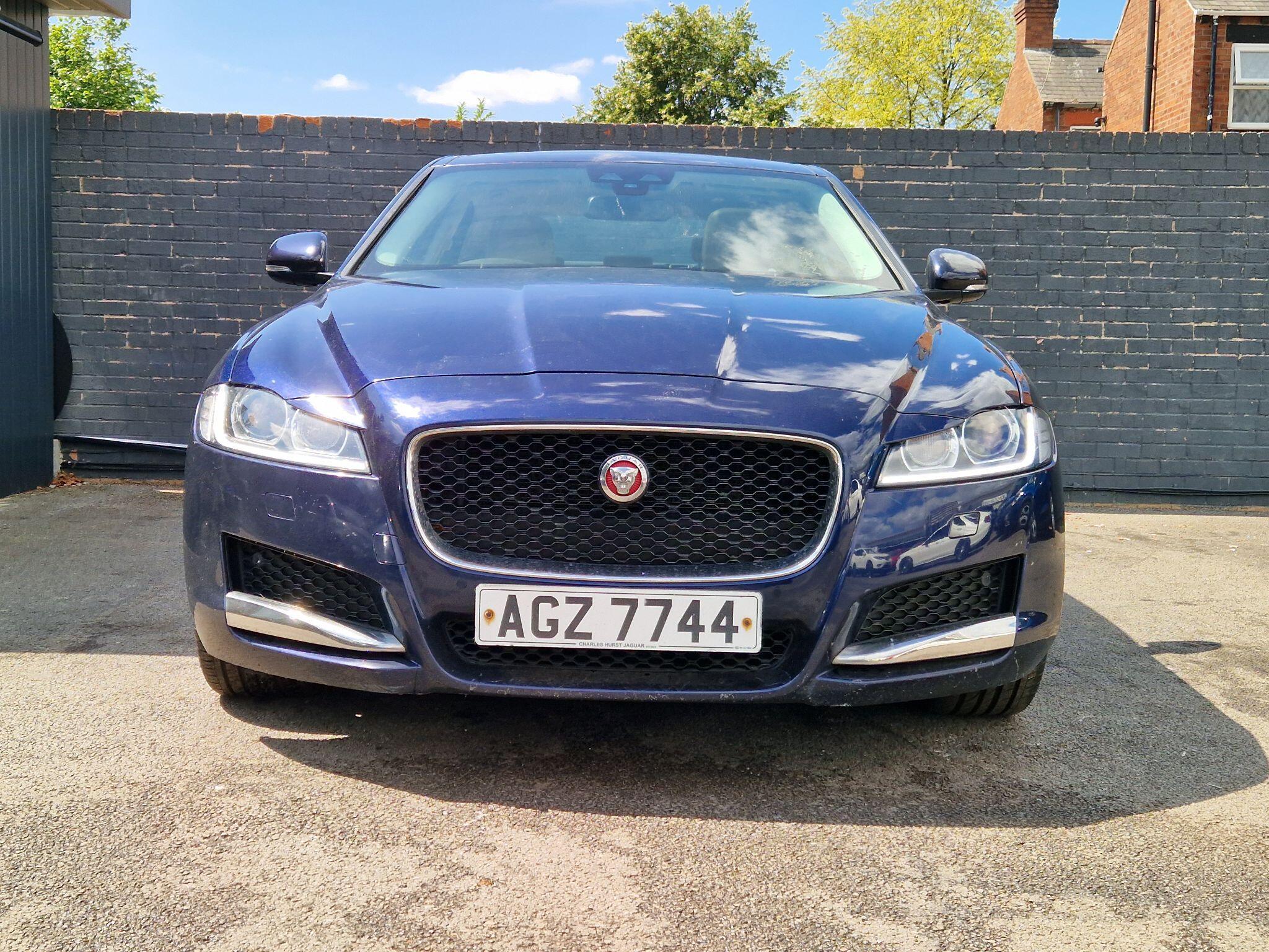Jaguar XF - Image 16