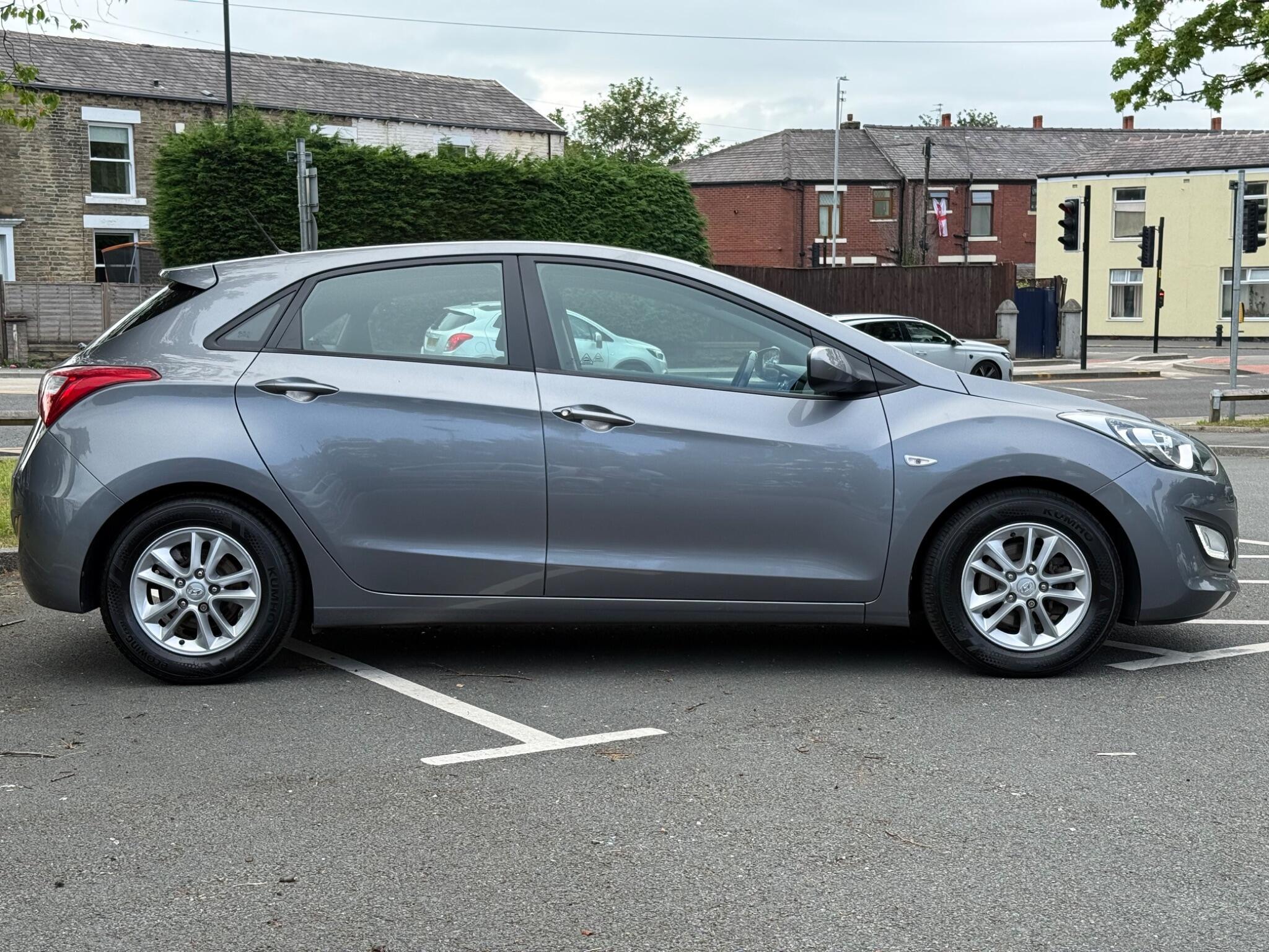 Hyundai i30 - Image 8