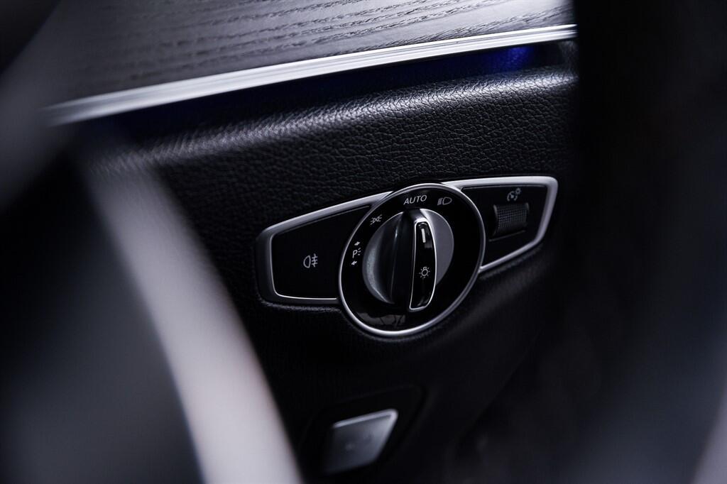 Mercedes E Class - Image 26