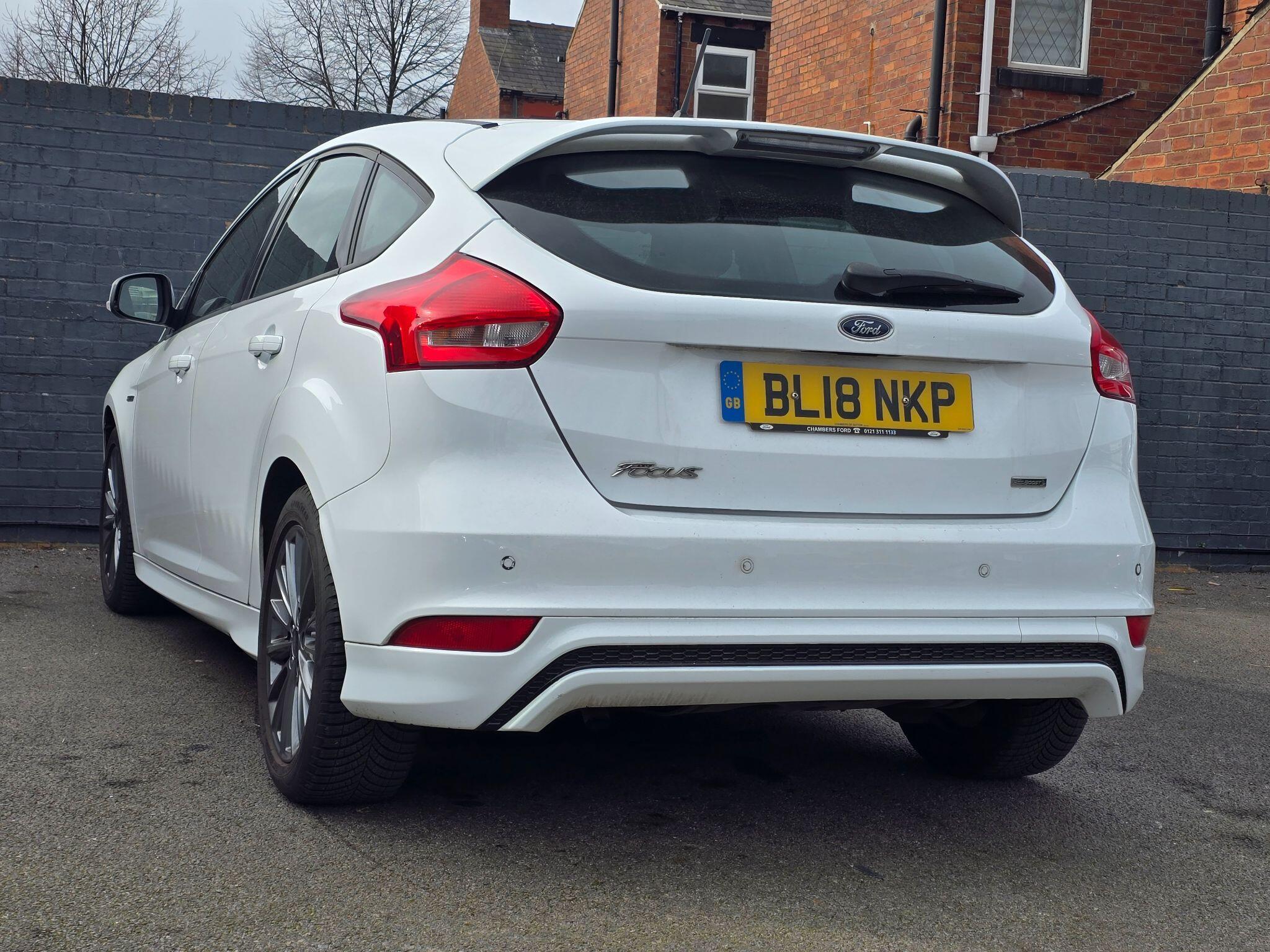 Ford Focus - Image 10