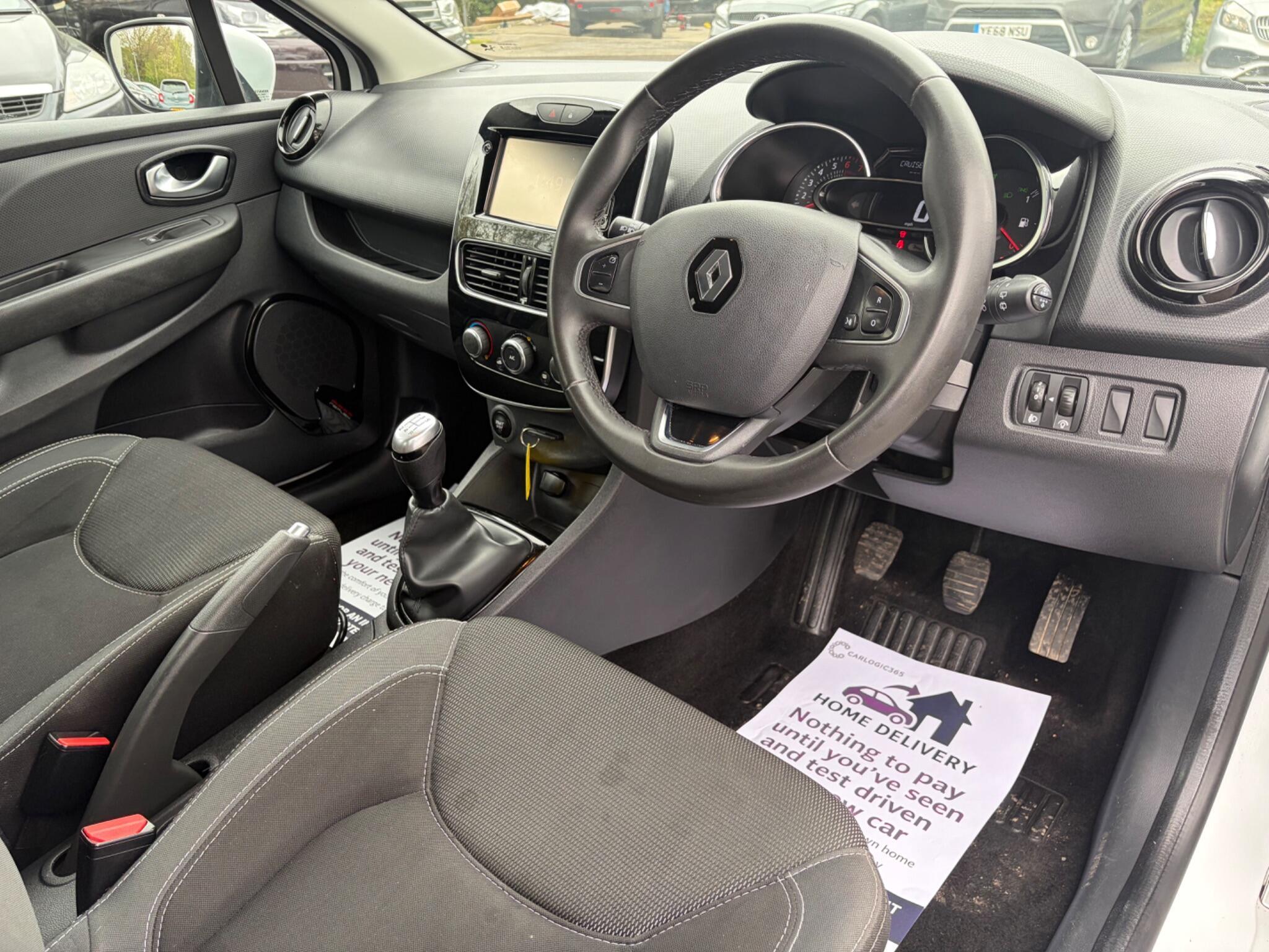 Renault Clio - Image 2