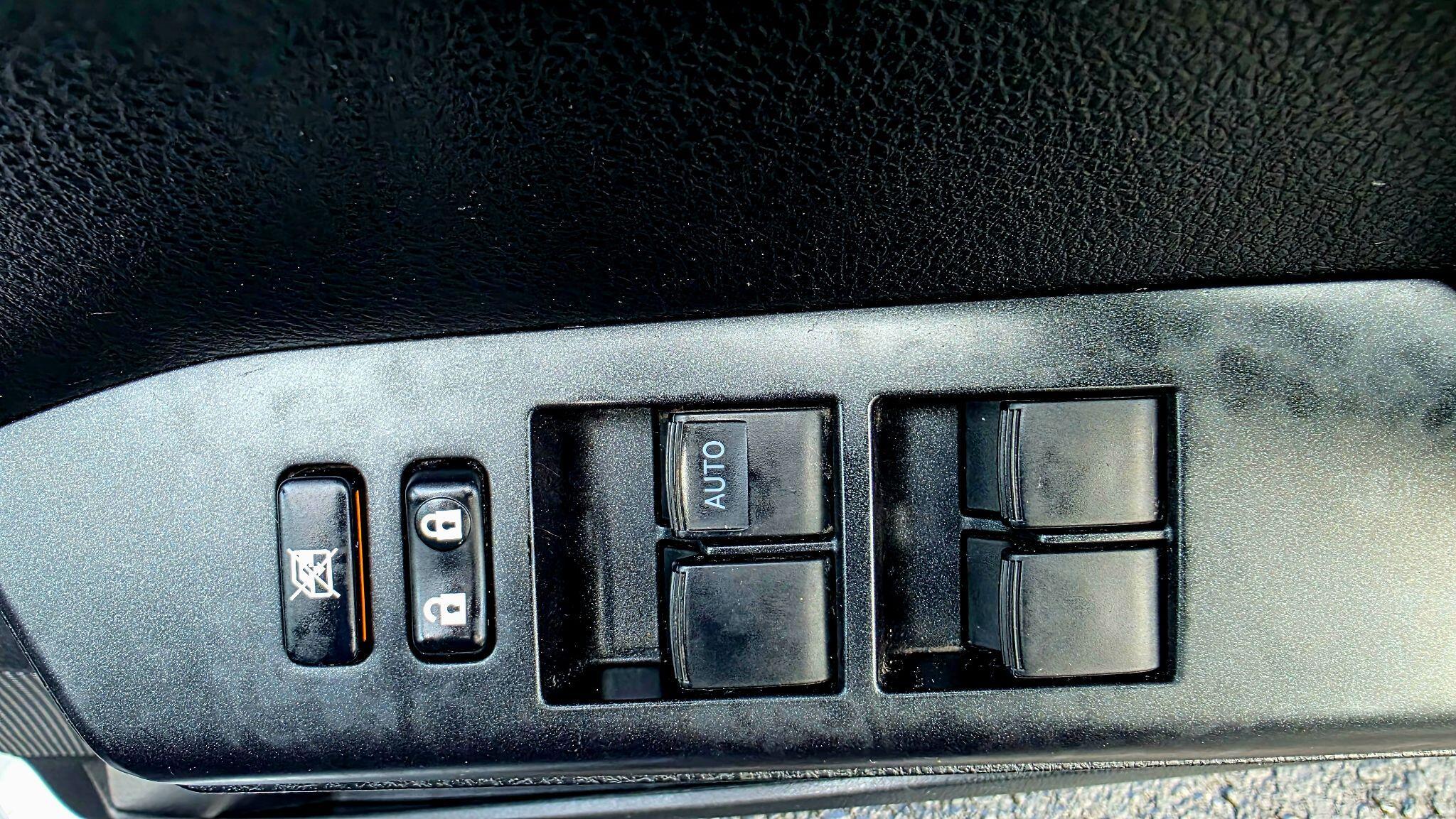 Toyota RAV4 - Image 23