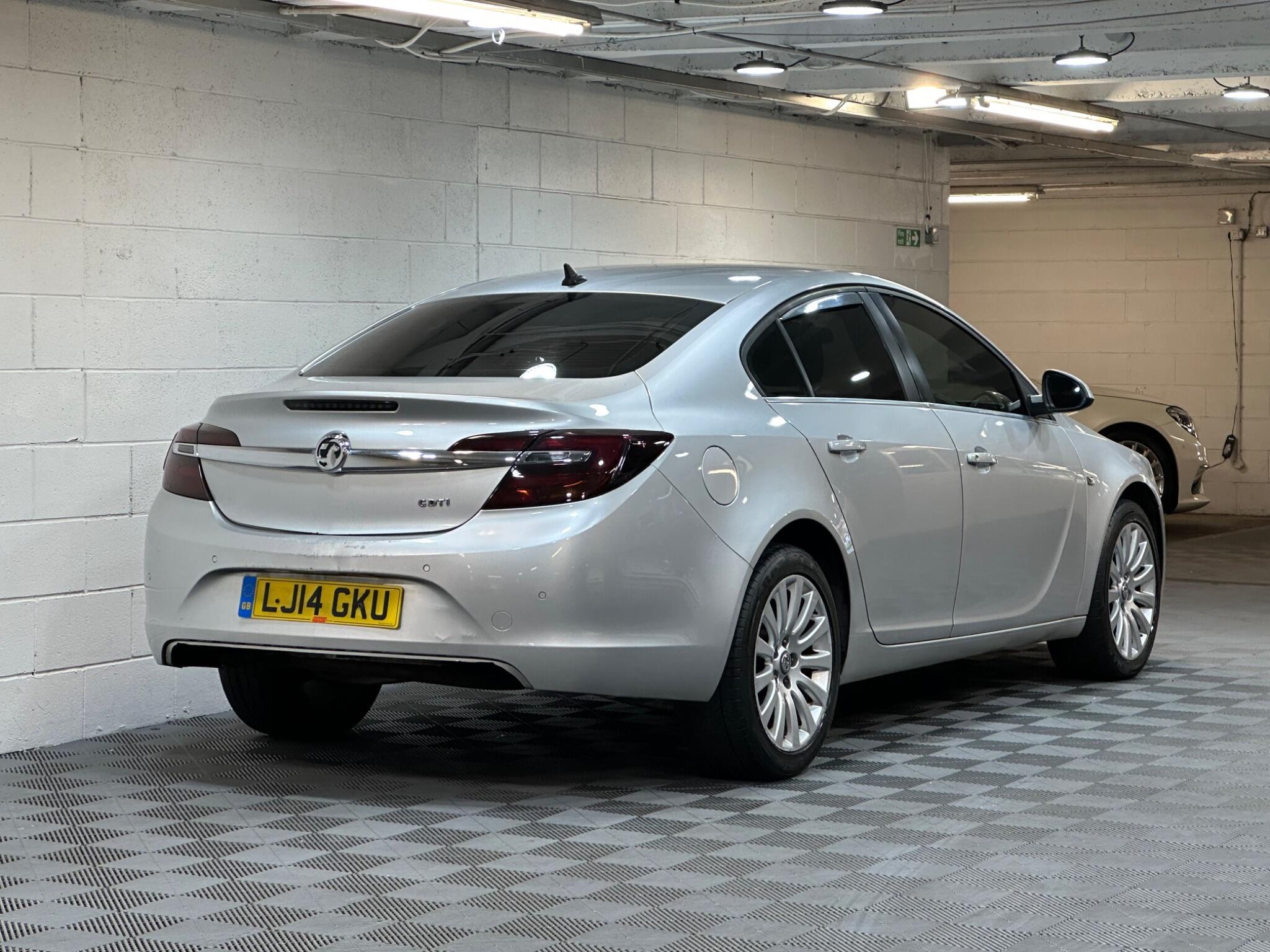 Vauxhall Insignia - Image 4