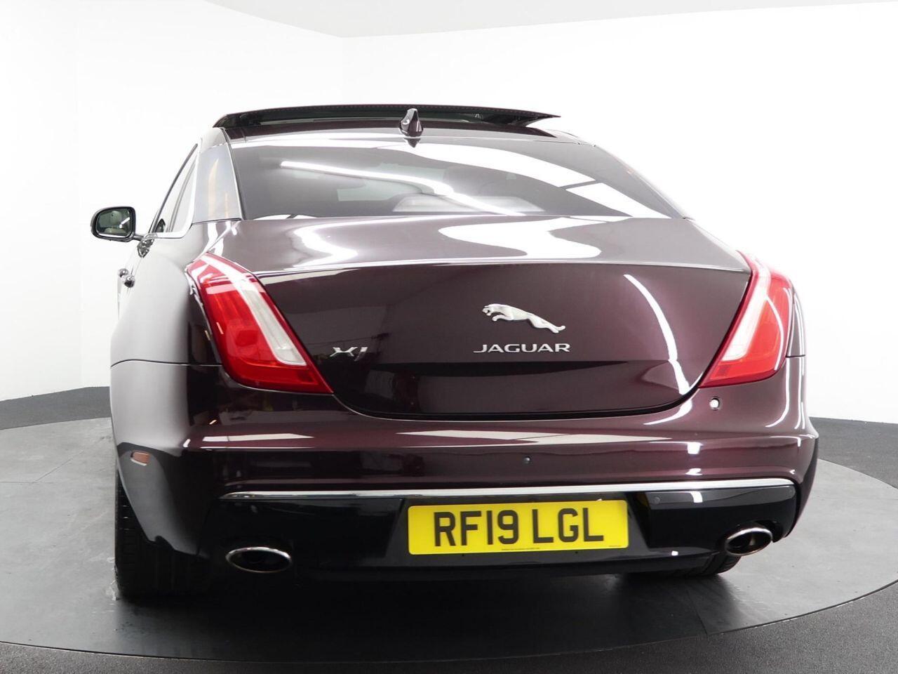 Jaguar XJ - Image 6
