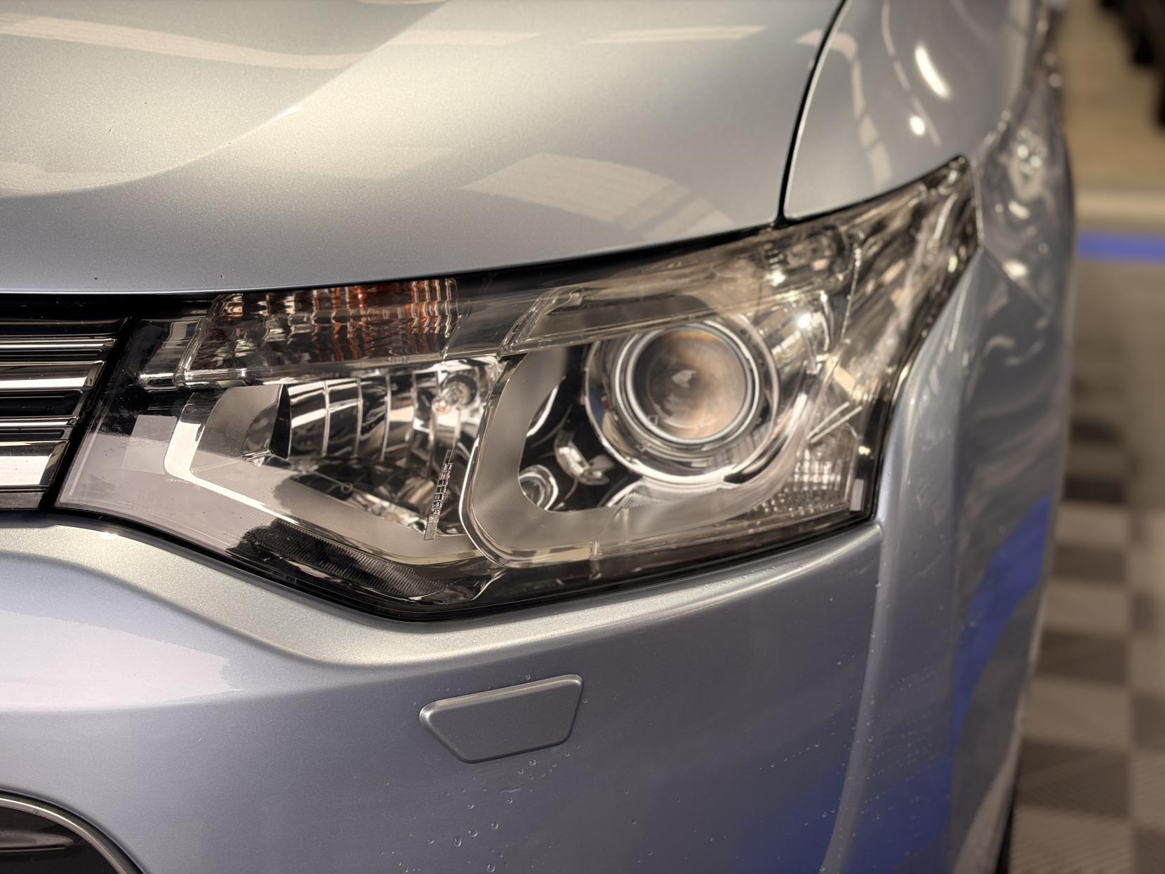 Mitsubishi Outlander - Image 10