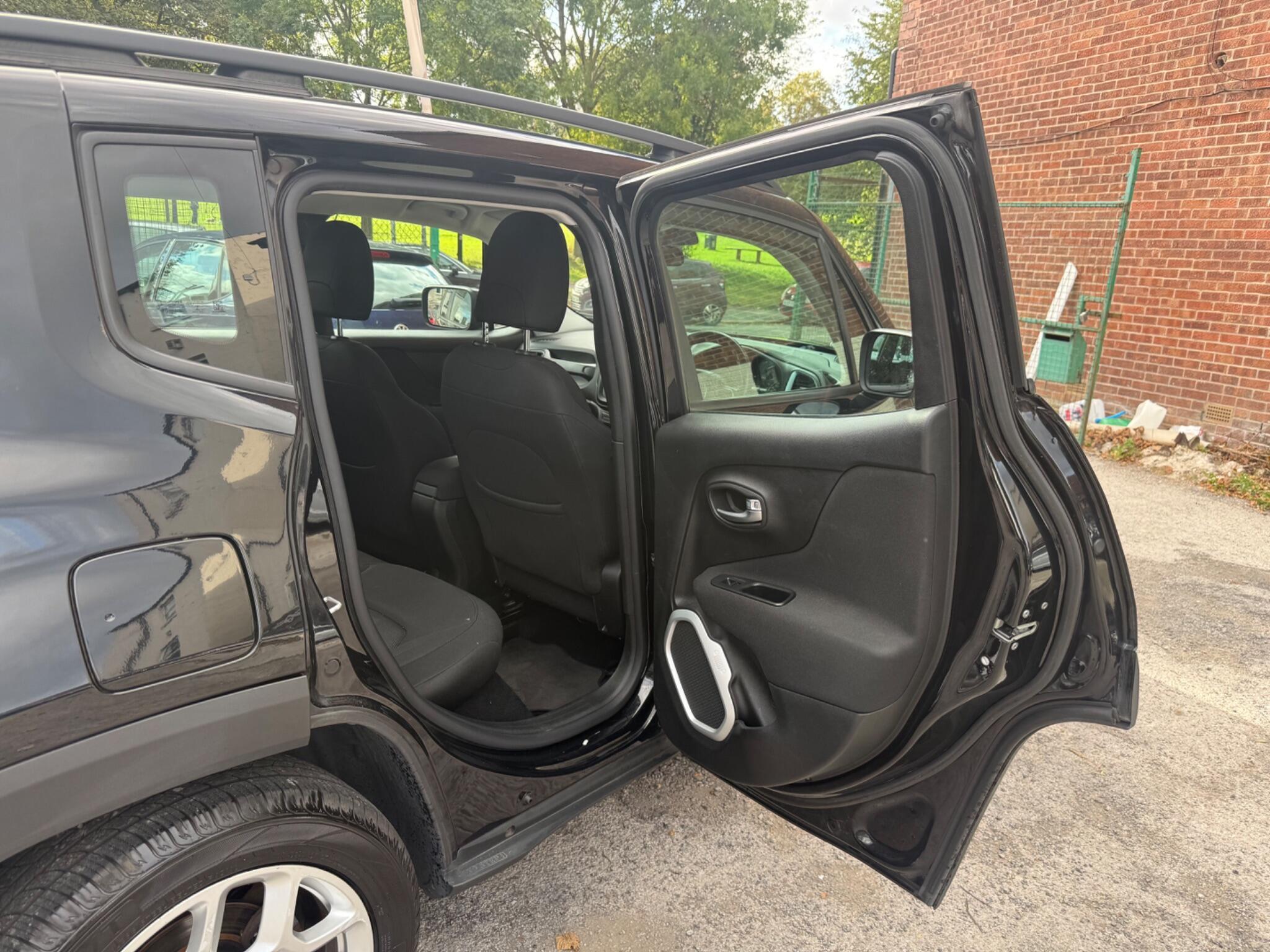 Jeep Renegade - Image 20