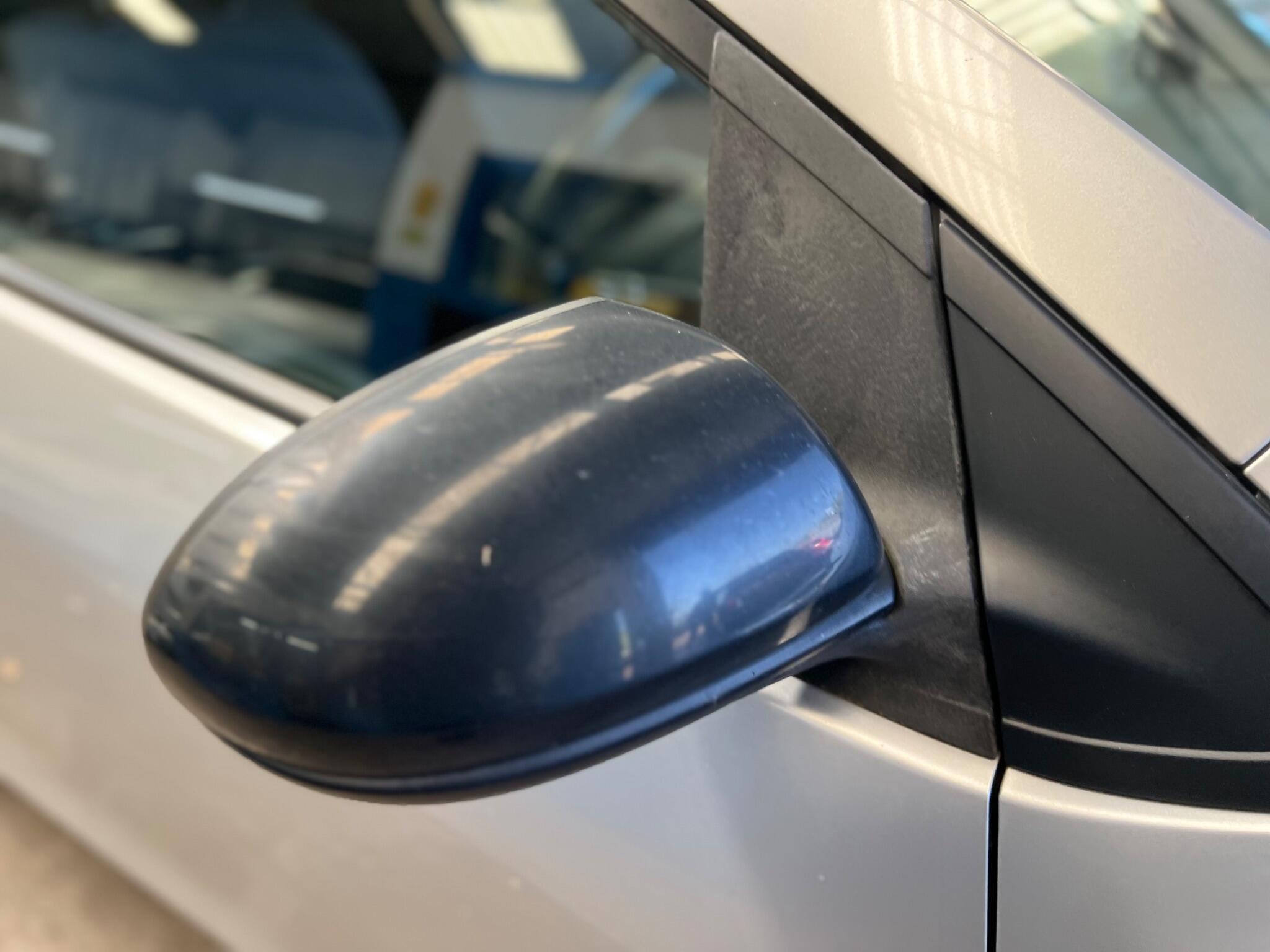 Mazda MAZDA2 - Image 9