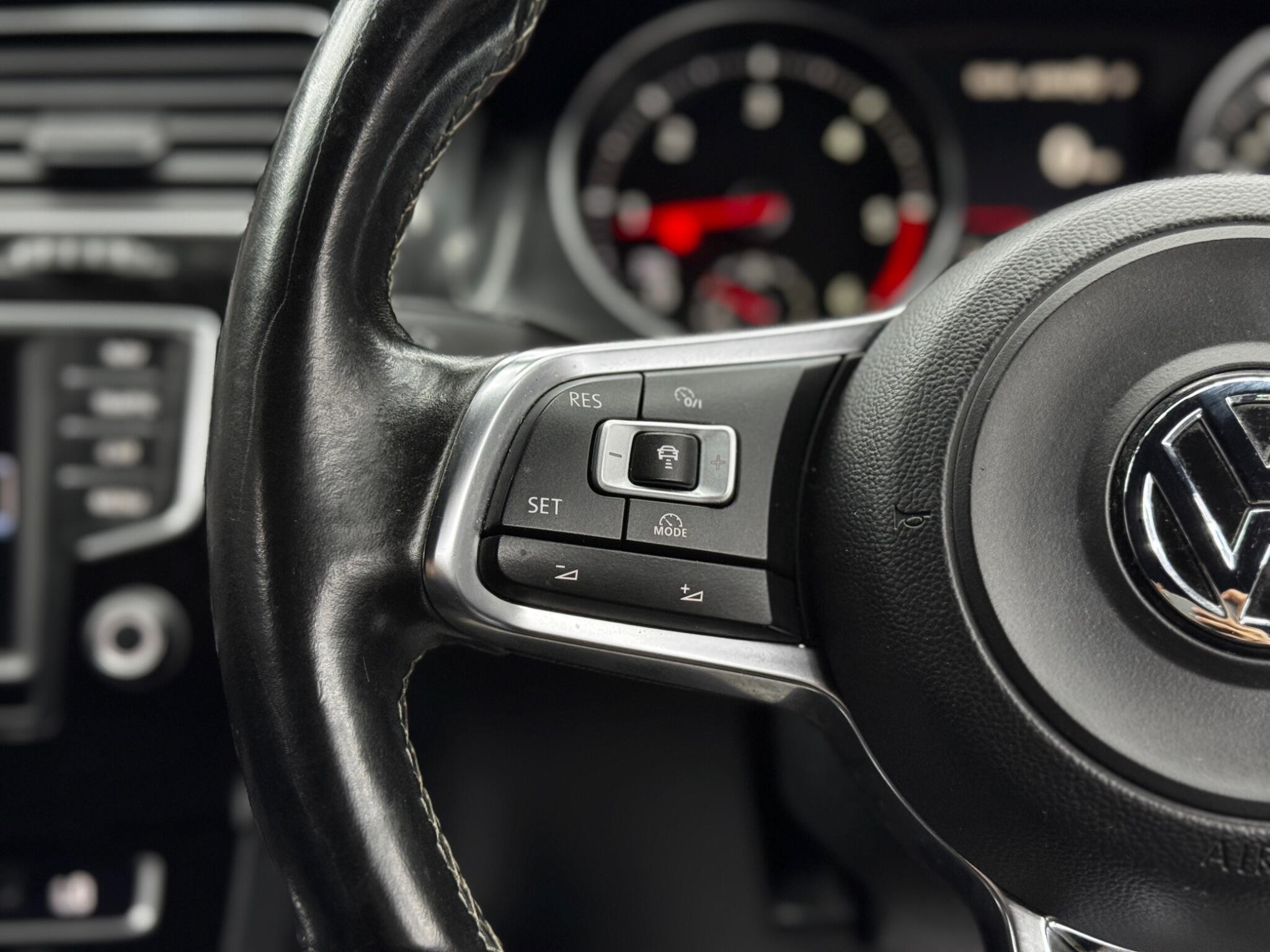 Volkswagen Golf - Image 19