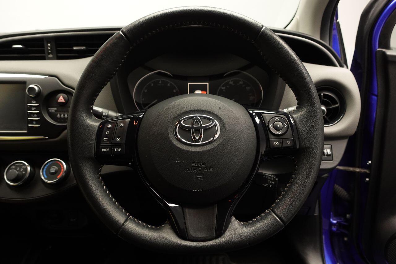 Toyota Yaris - Image 25