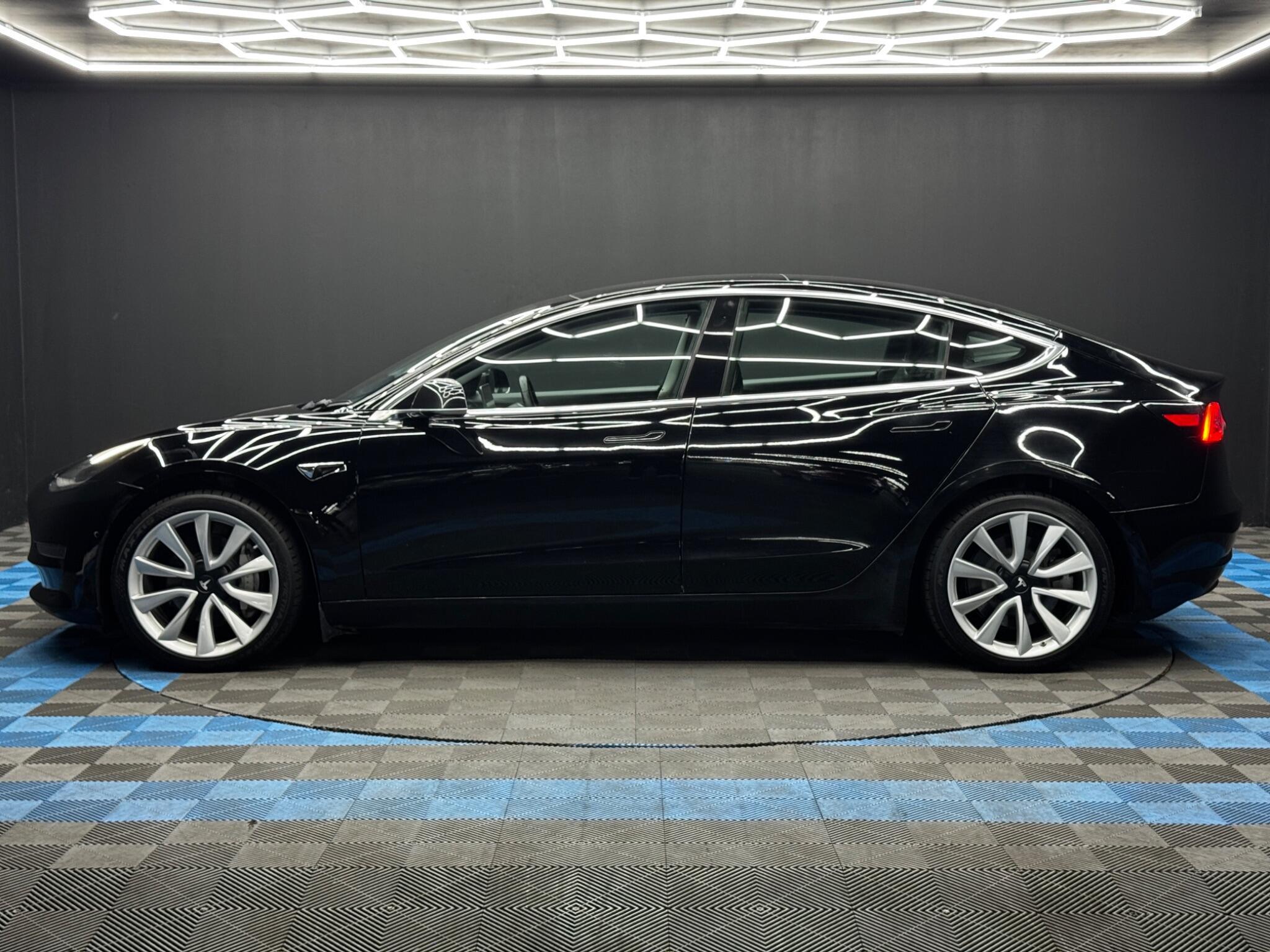 Tesla Model 3 - Image 8