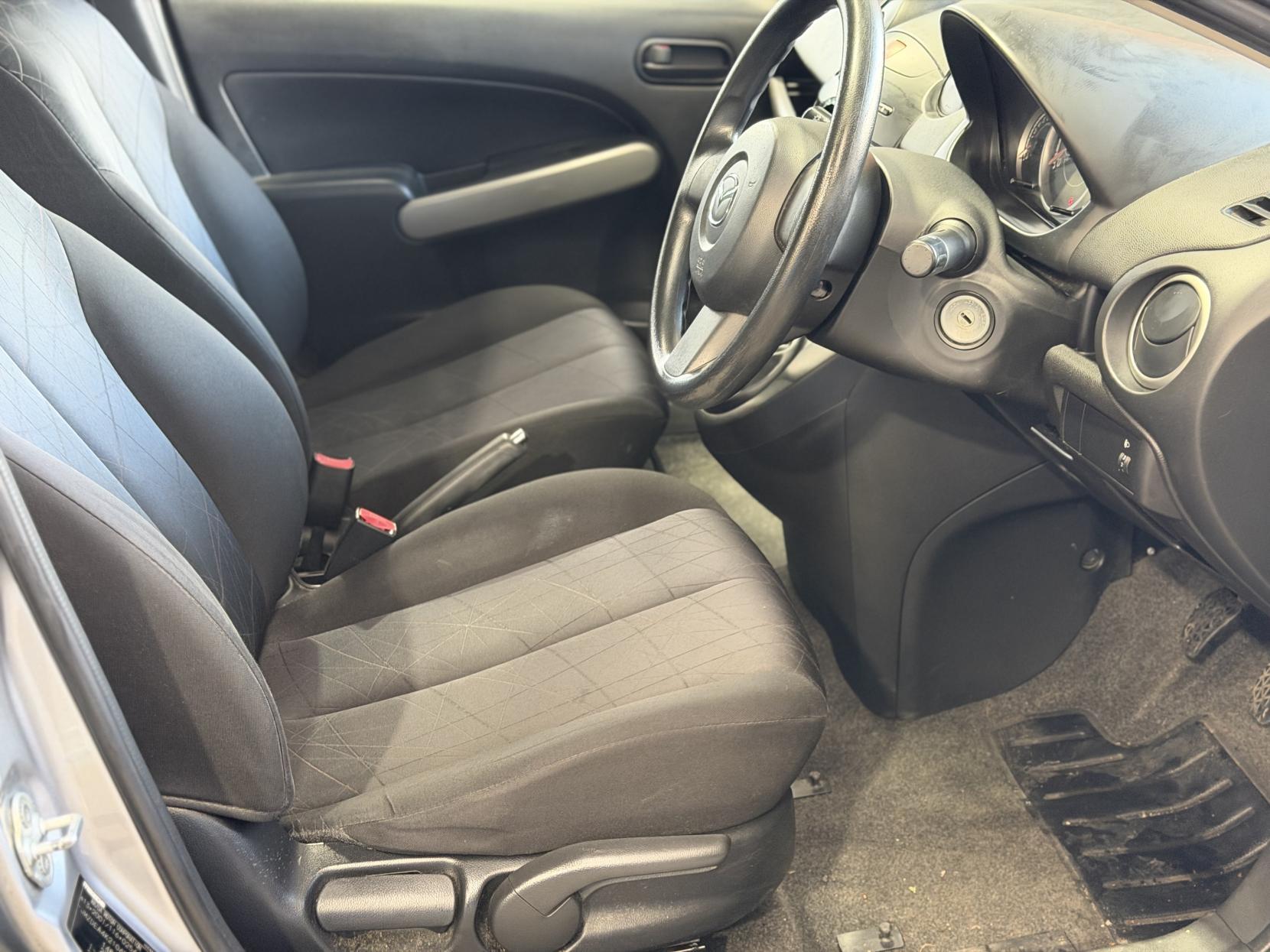 Mazda MAZDA2 - Image 17