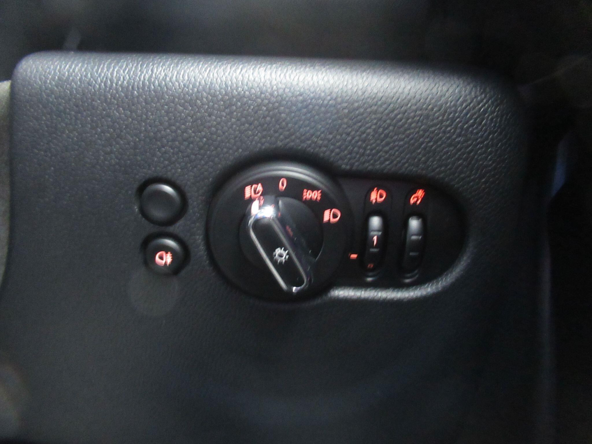 MINI Hatch - Image 31