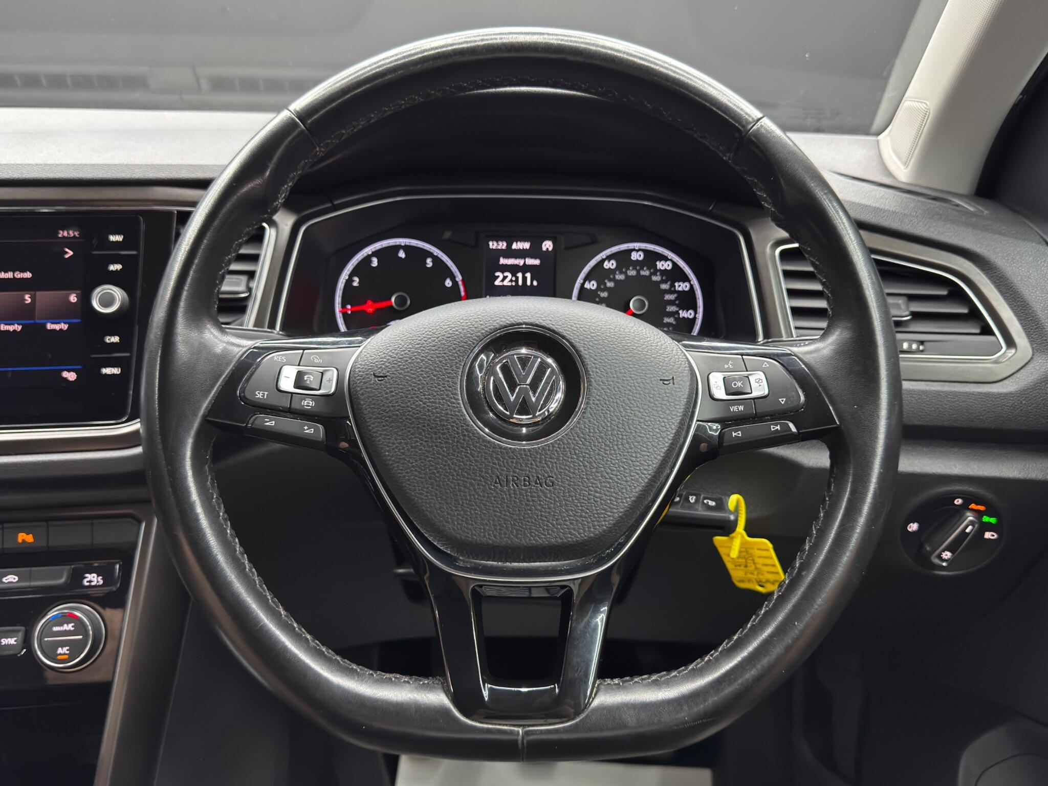 Volkswagen T-Roc - Image 18