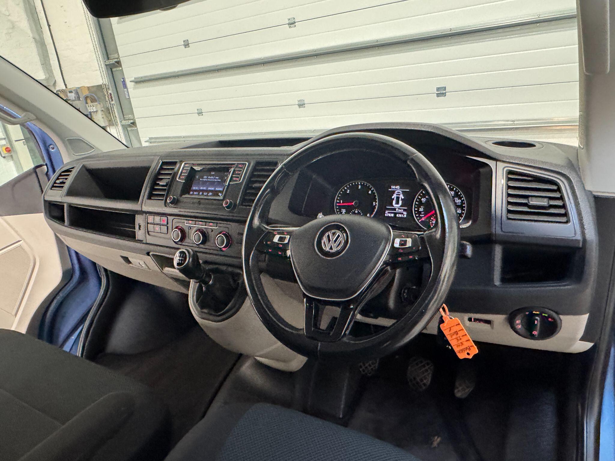 Volkswagen Transporter - Image 17