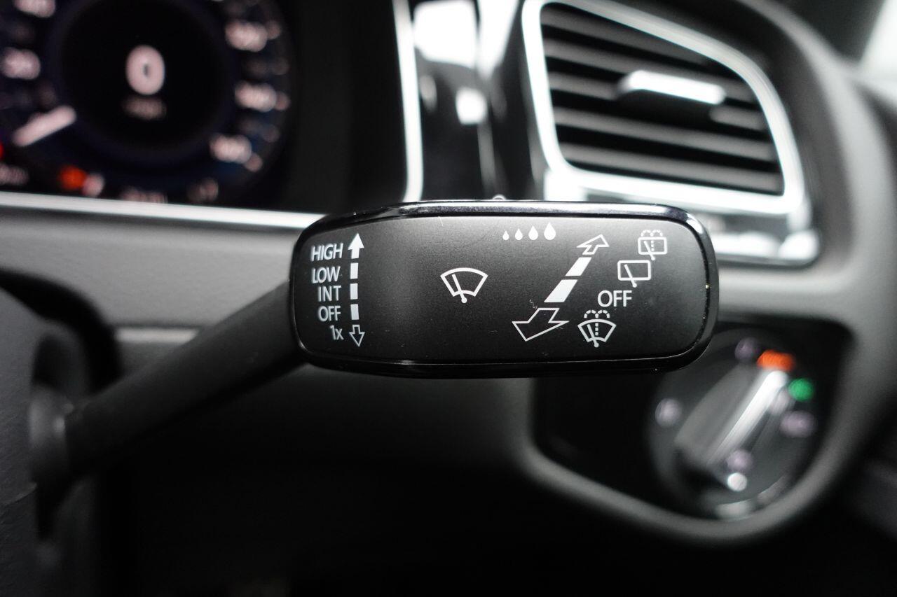 Volkswagen Golf - Image 46